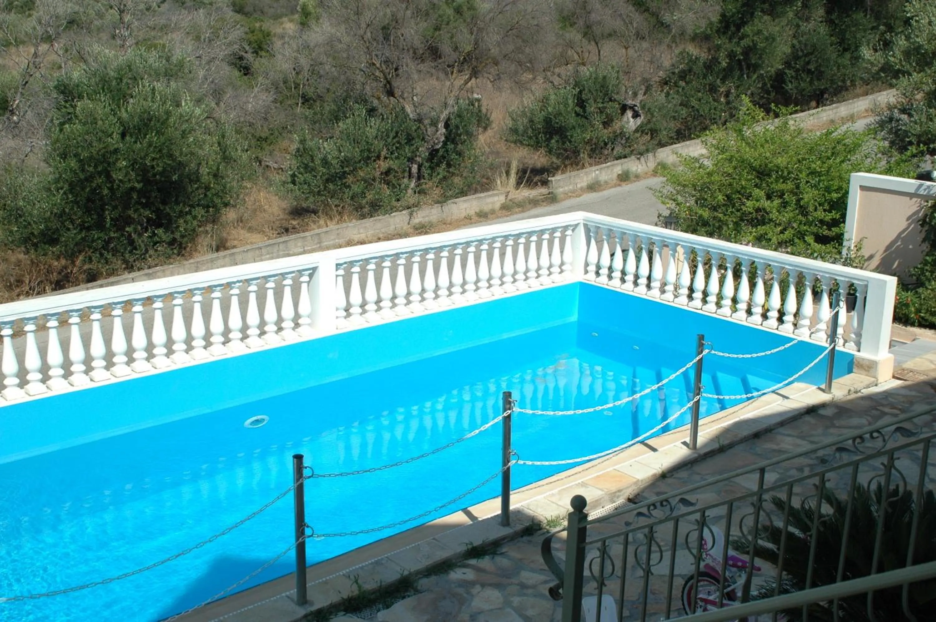 Area and facilities in Irini's Villa