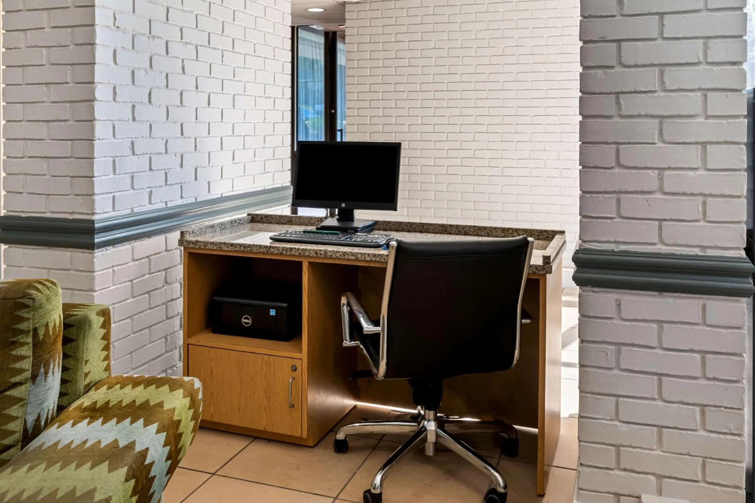 Business facilities in Suburban Studios Slidell I-10