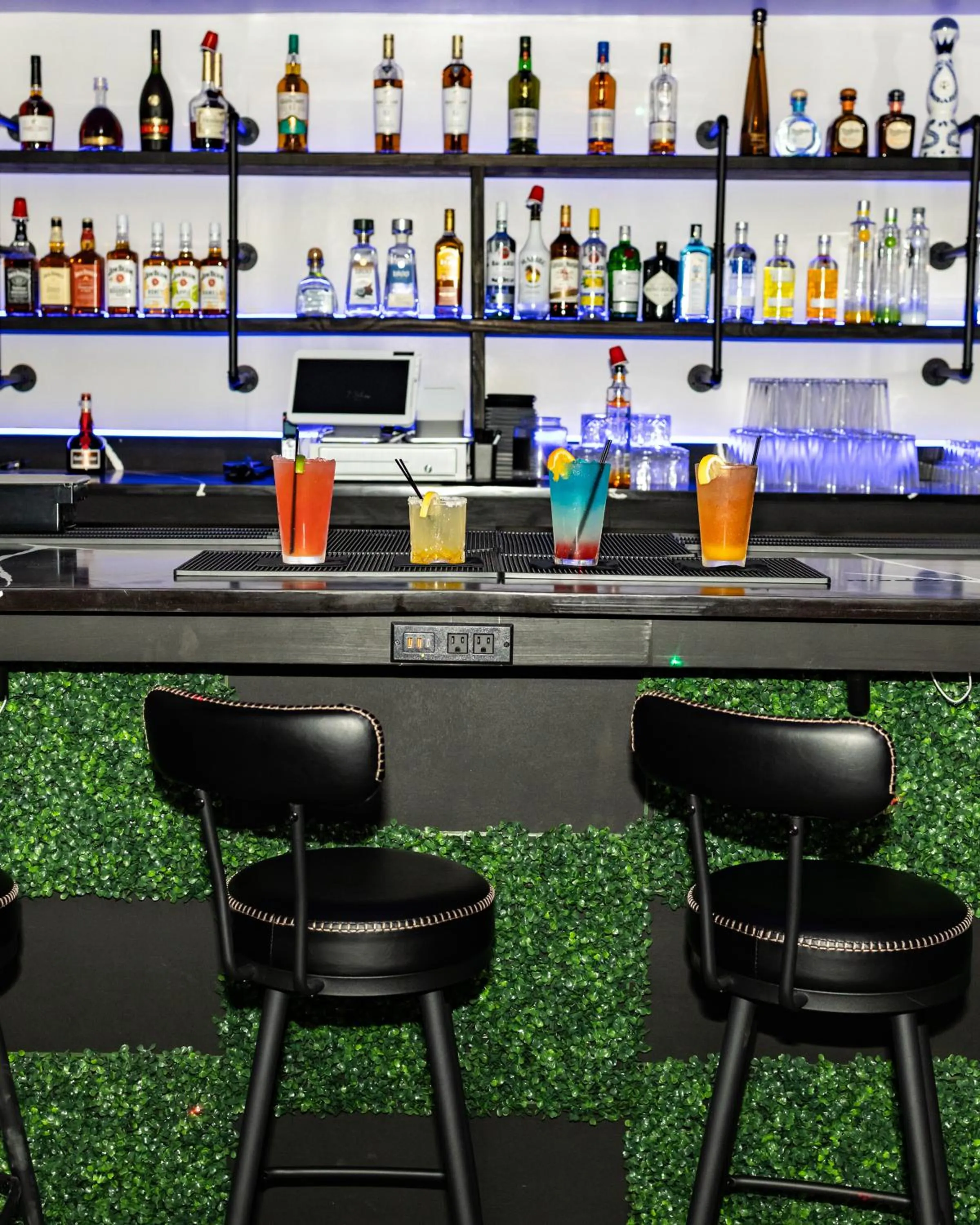 Lounge or bar in Suburban Studios Slidell I-10