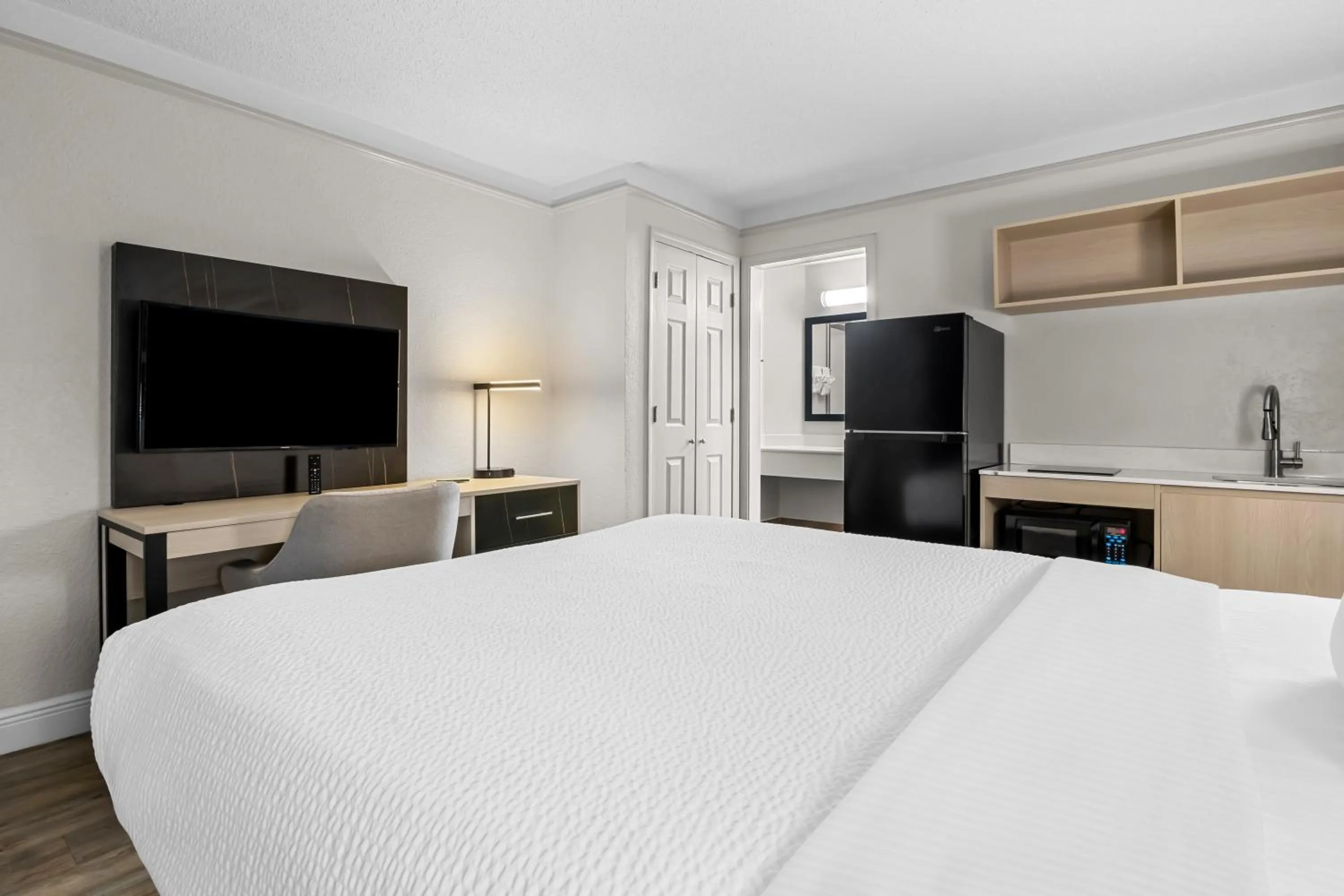 Bedroom, Bed in Suburban Studios Slidell I-10