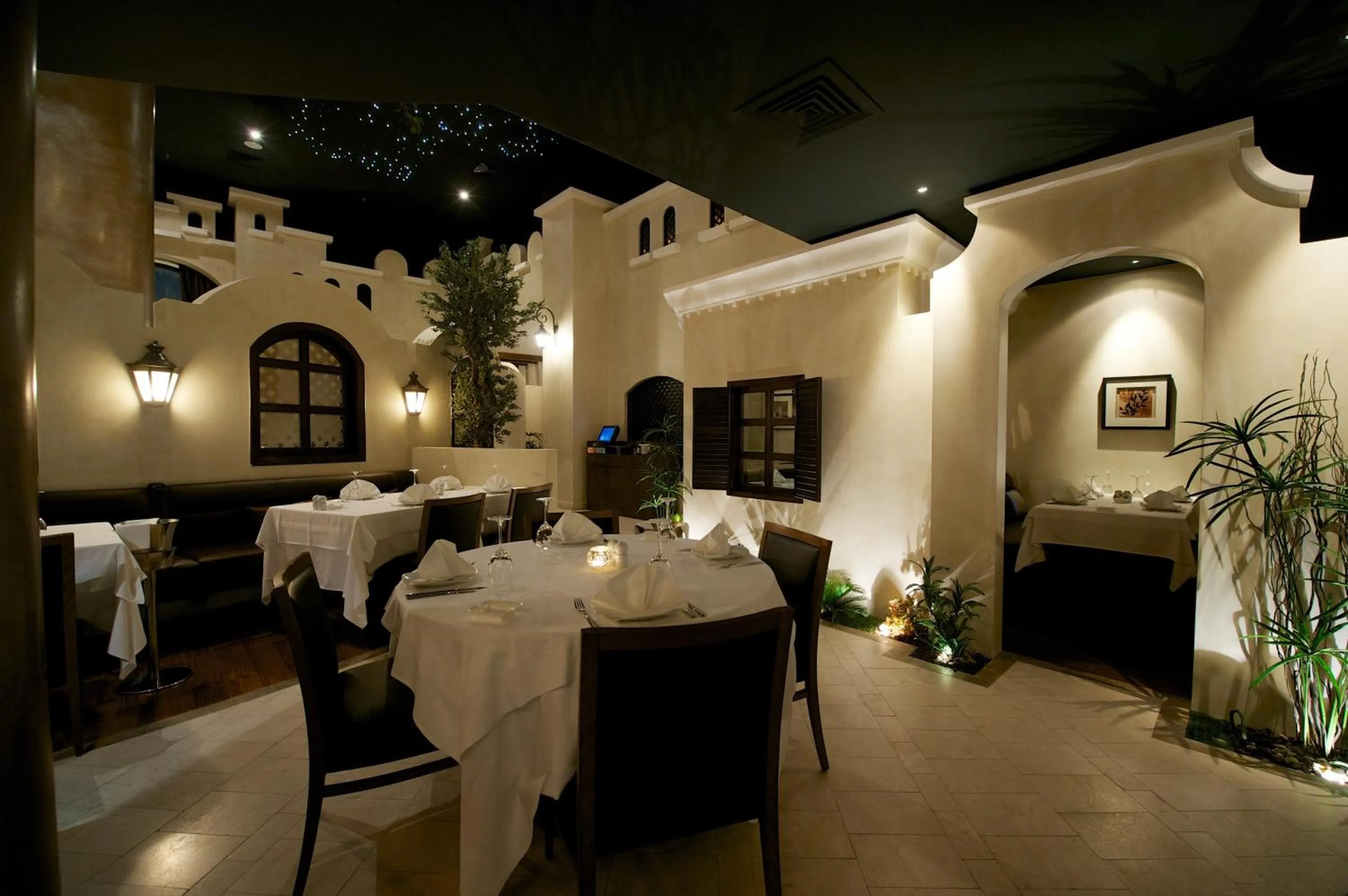 Restaurant/places to eat in Rawasi Hotel Apartments