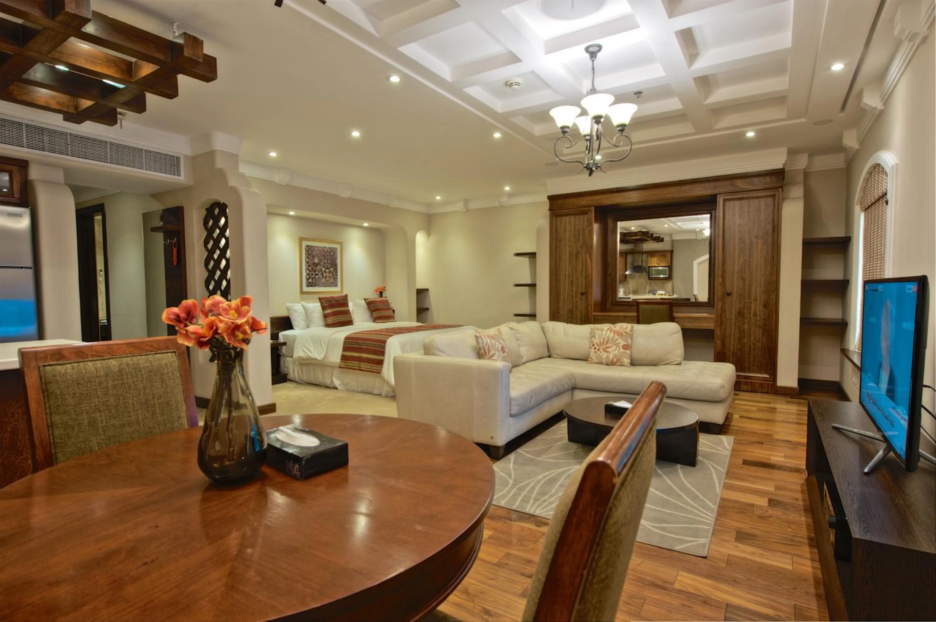 TV and multimedia in Rawasi Hotel Apartments