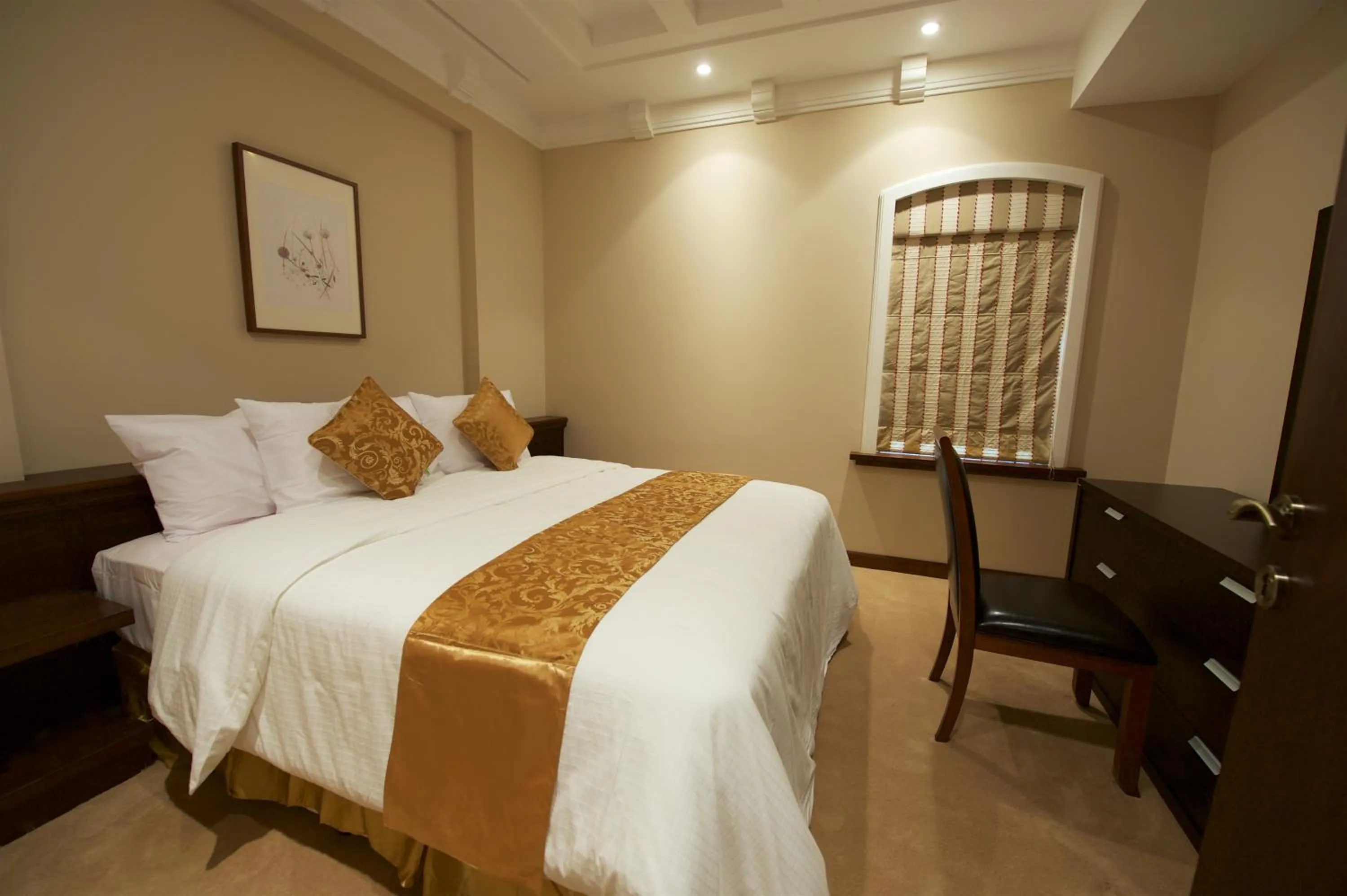 Bedroom, Bed in Rawasi Hotel Apartments