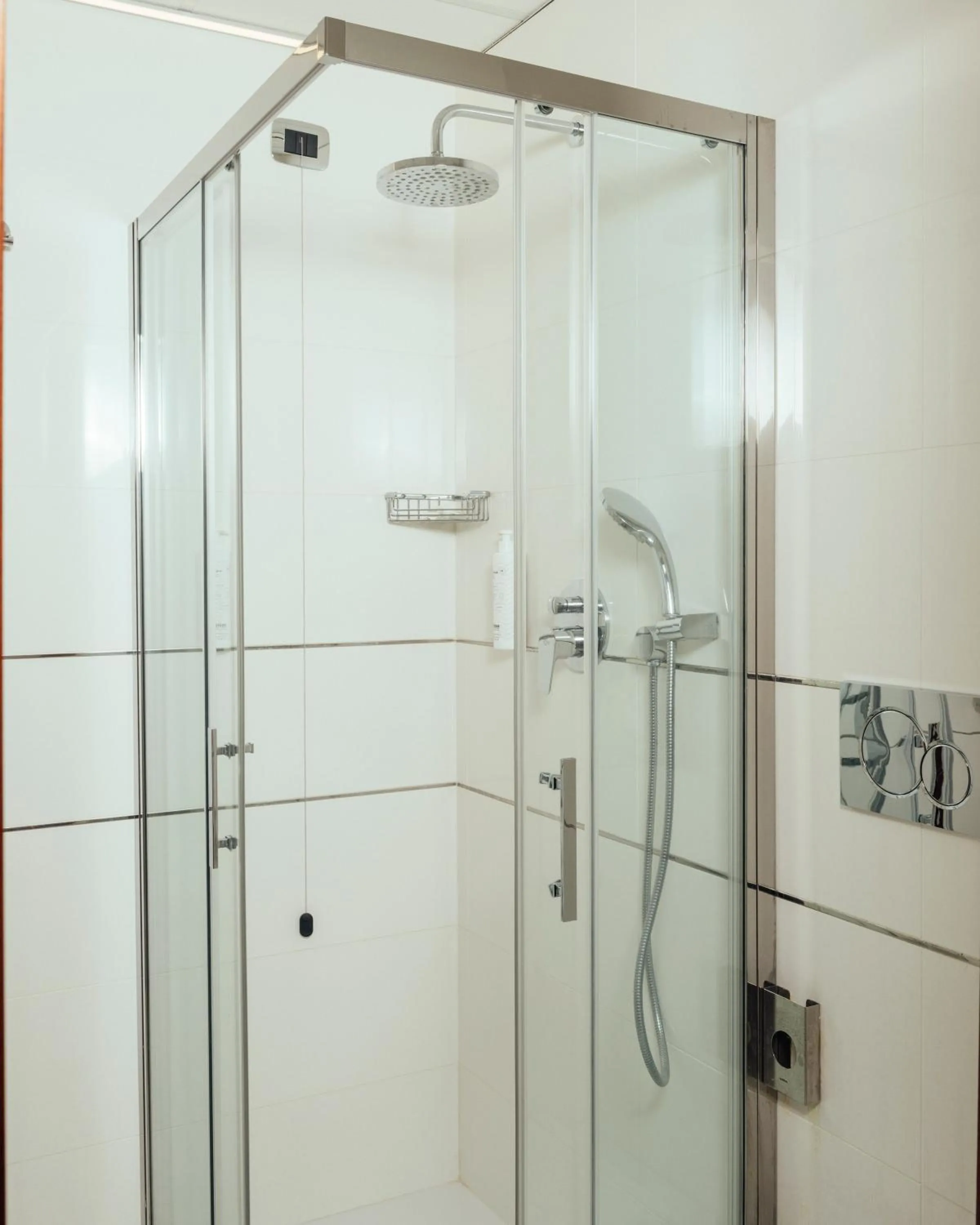 Shower in Grand Hotel Telese