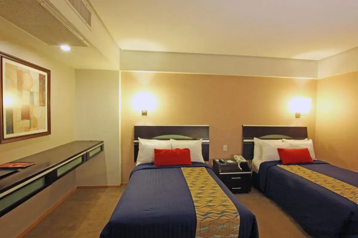Twin Room in Hotel Colón Plaza Business Class Twin Room in Hotel Colón Plaza Business Class