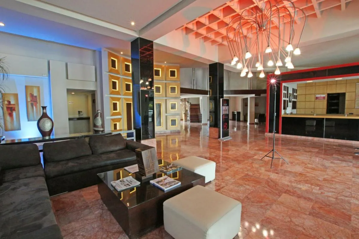 Lobby or reception in Hotel Colón Plaza Business Class