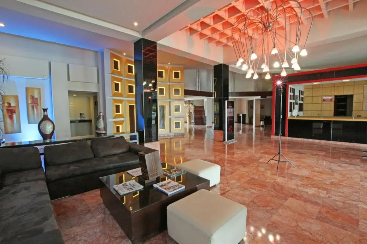 Lobby or reception in Hotel Colón Plaza Business Class Lobby or reception in Hotel Colón Plaza Business Class