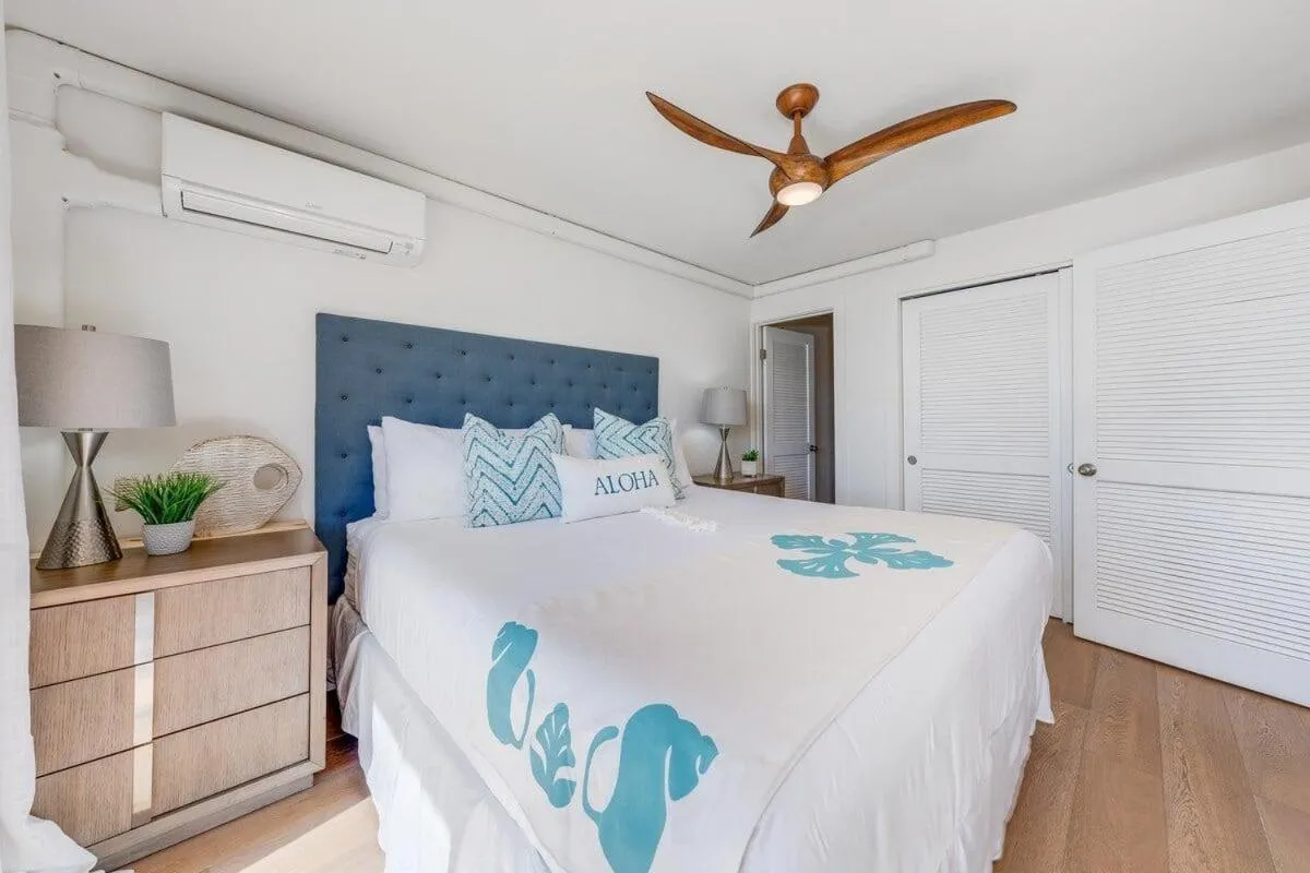 Bed in Lauloa 105 · LOA 105 2BD OceanFront Getaway w AC Pool