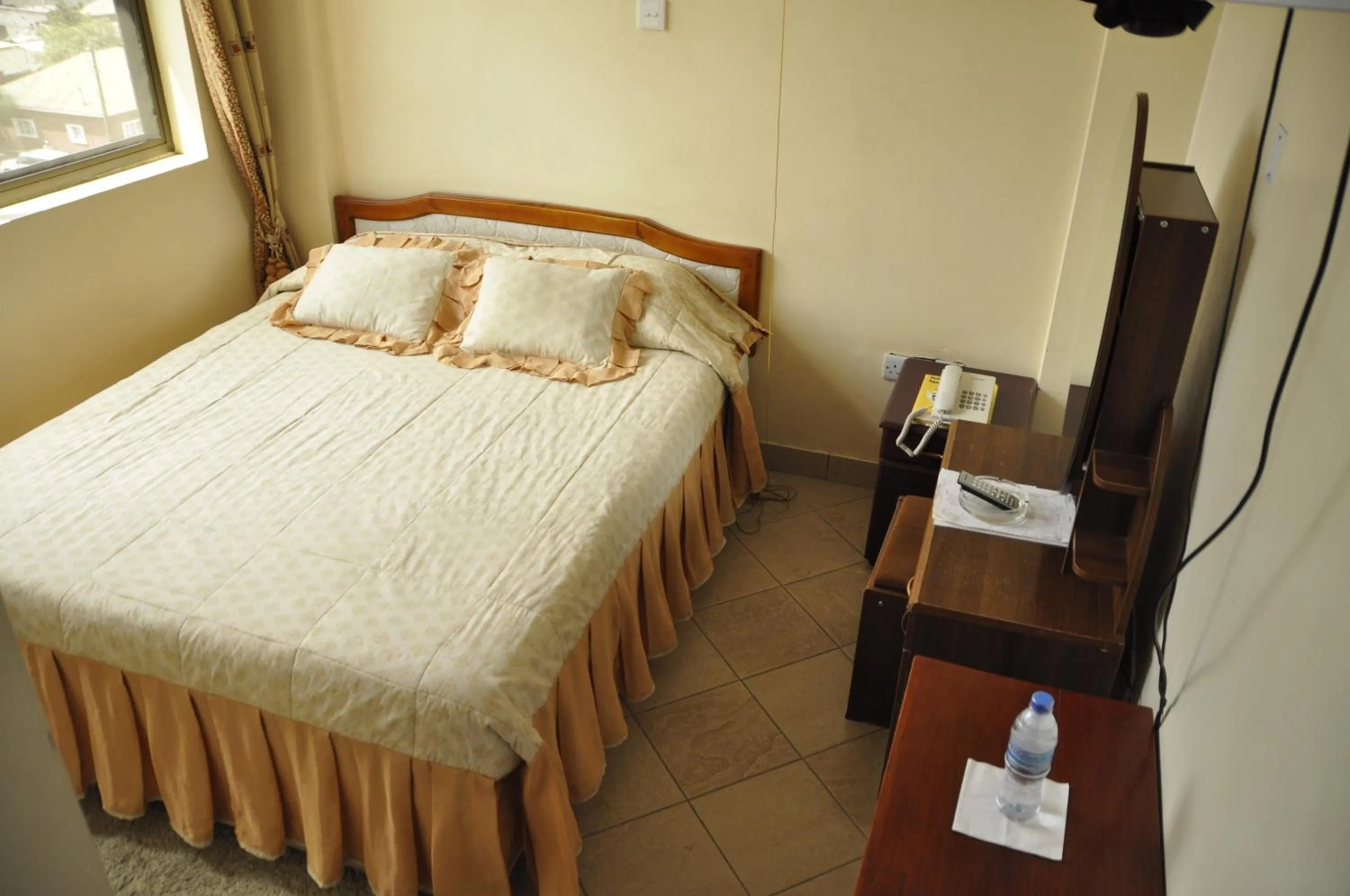 Other, Bed in Rich Hotel