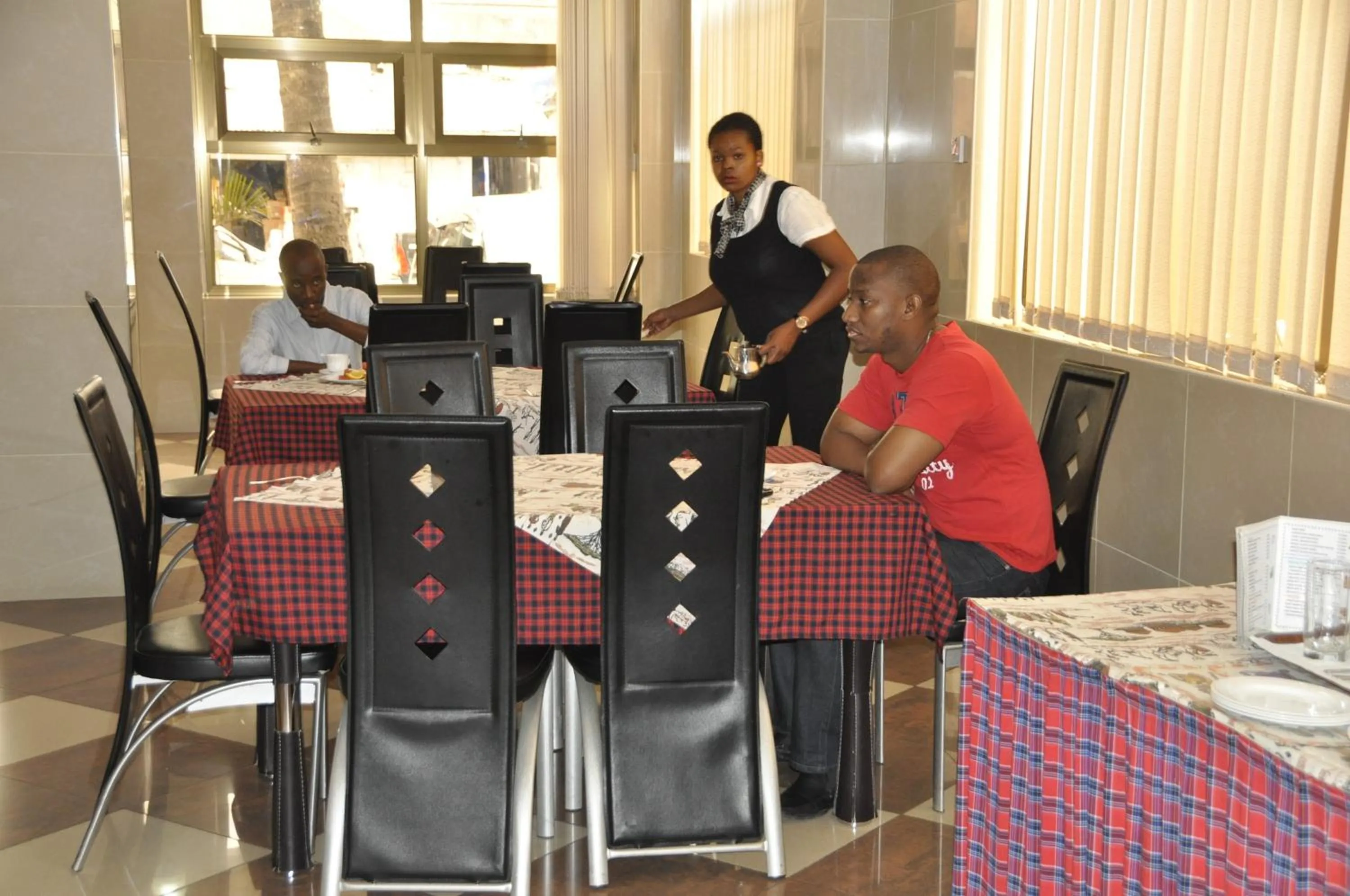 Restaurant/places to eat in Rich Hotel