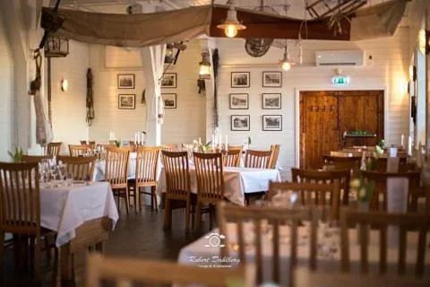 Restaurant/places to eat in Grebys Hotell & Restaurang