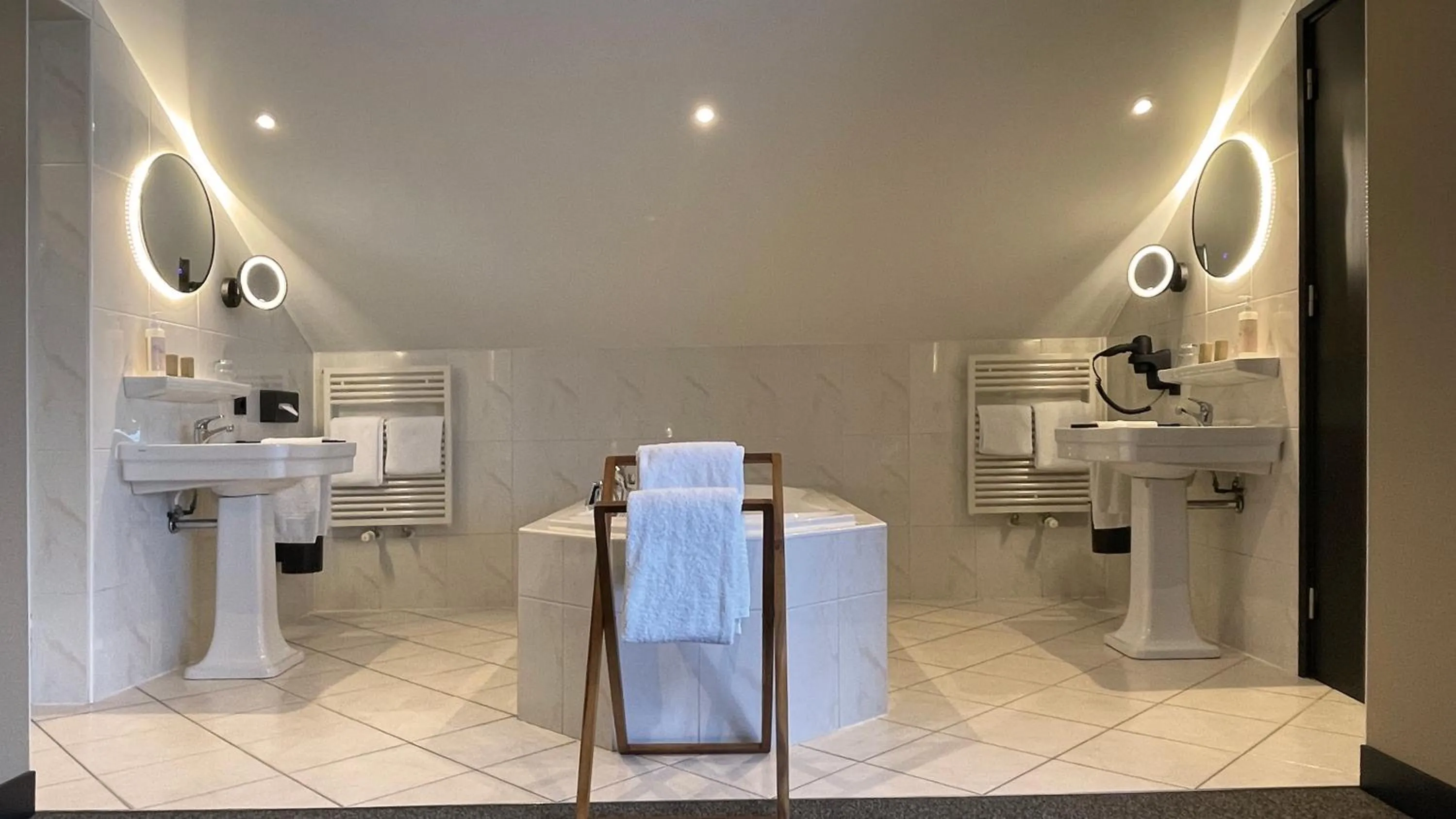 Bathroom in Van der Valk Cuijk - Nijmegen