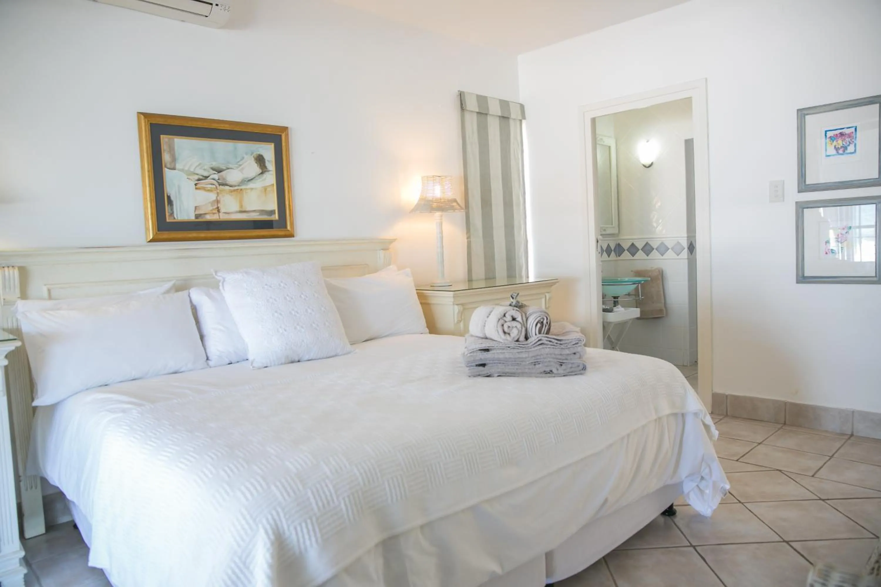 Bedroom, Bed in Sunshowers Ballito