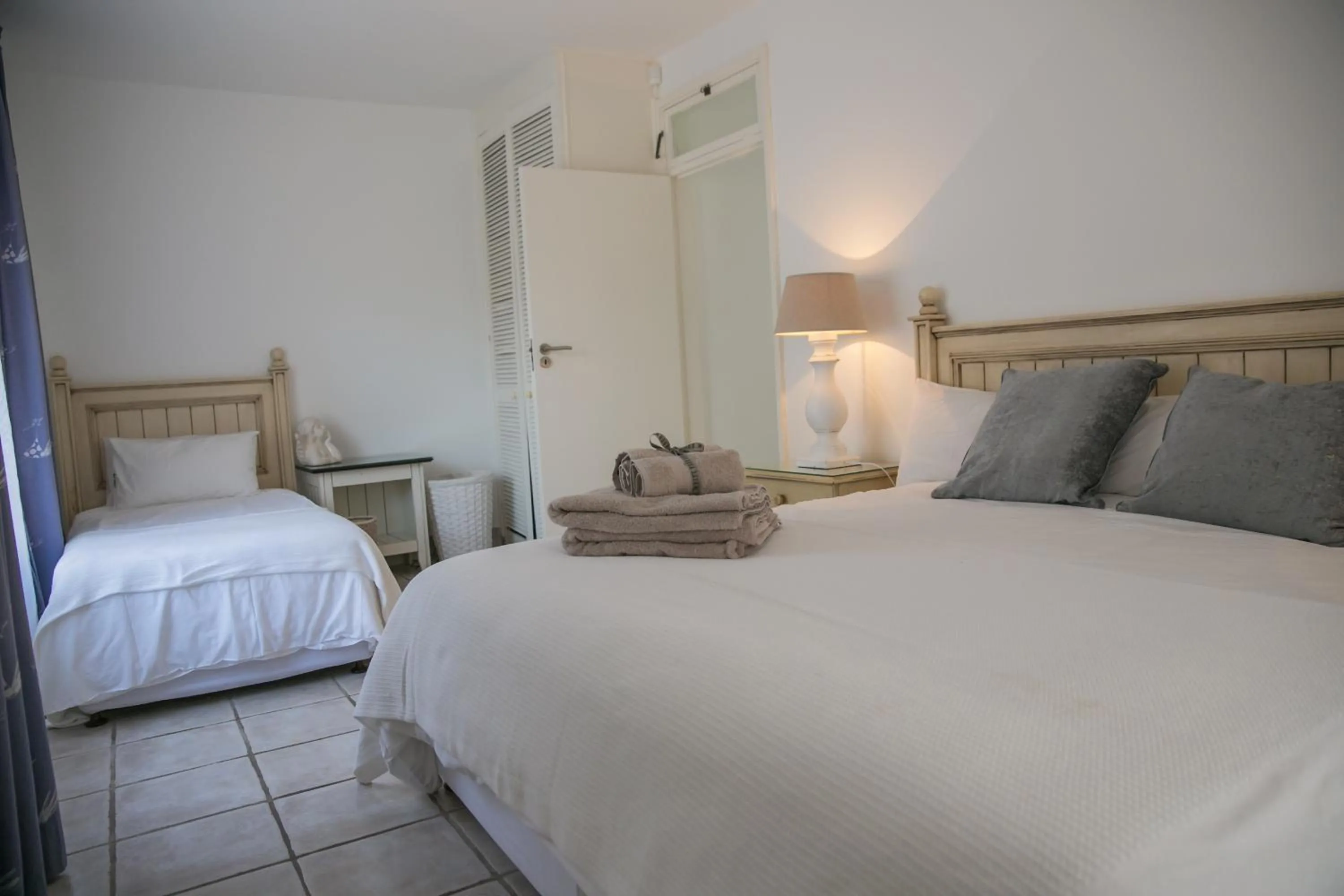 Bedroom, Bed in Sunshowers Ballito