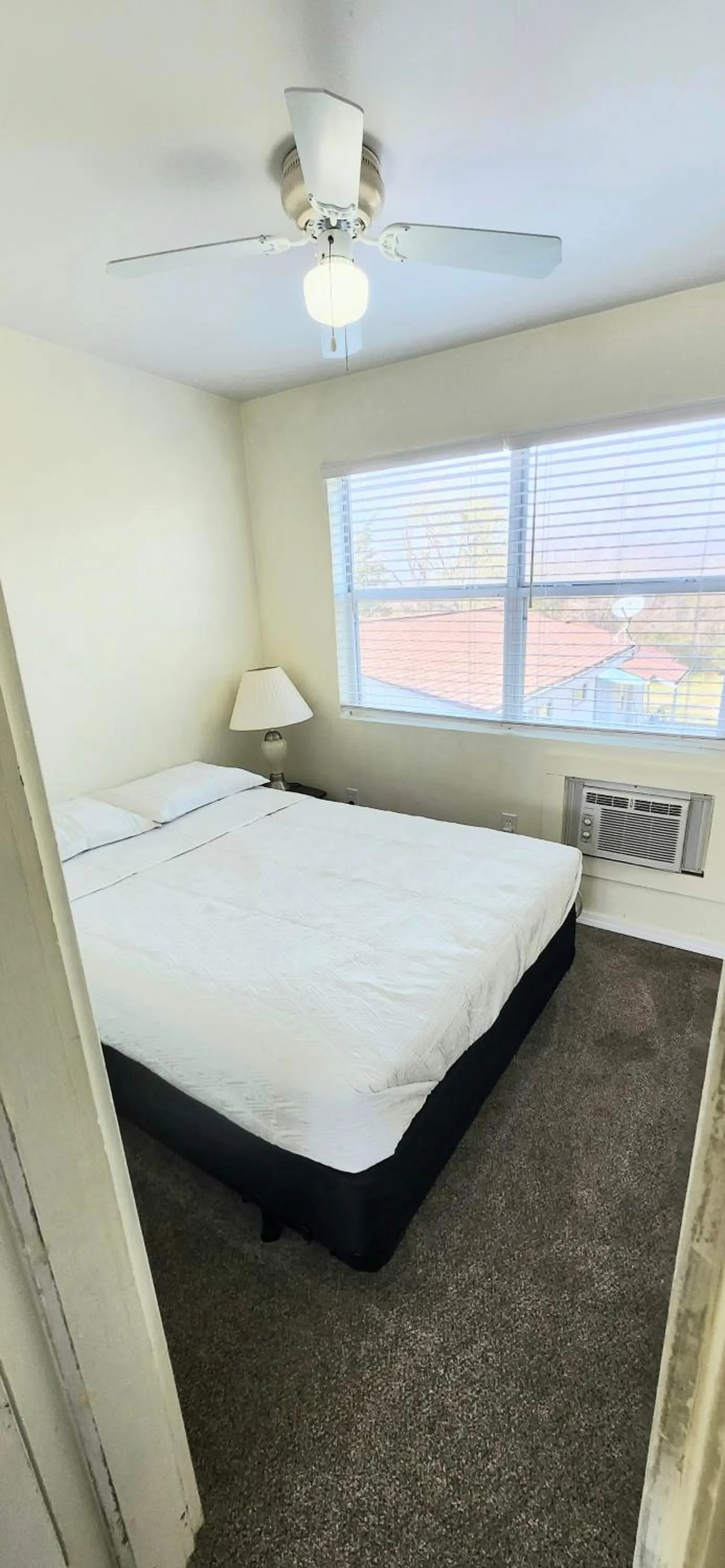 Bed in Twin Lakes Inn