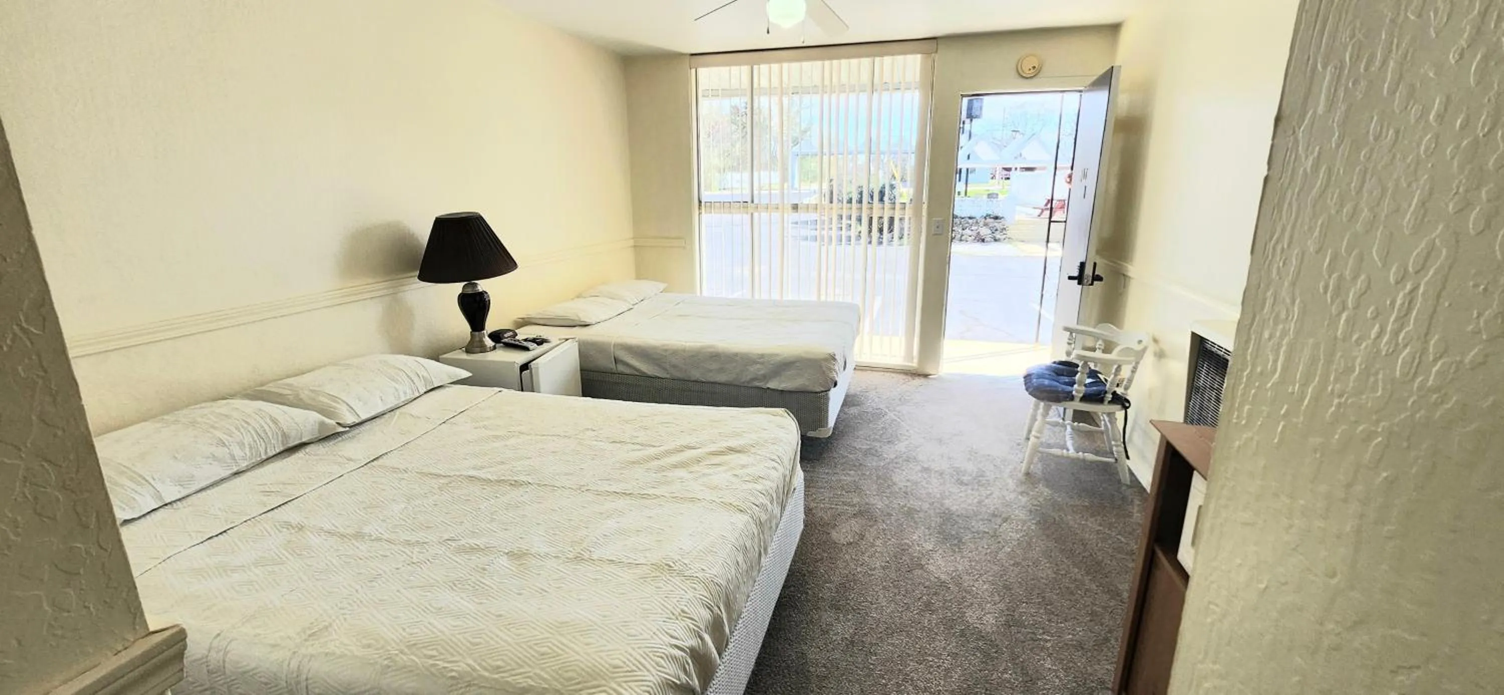 Bed in Twin Lakes Inn