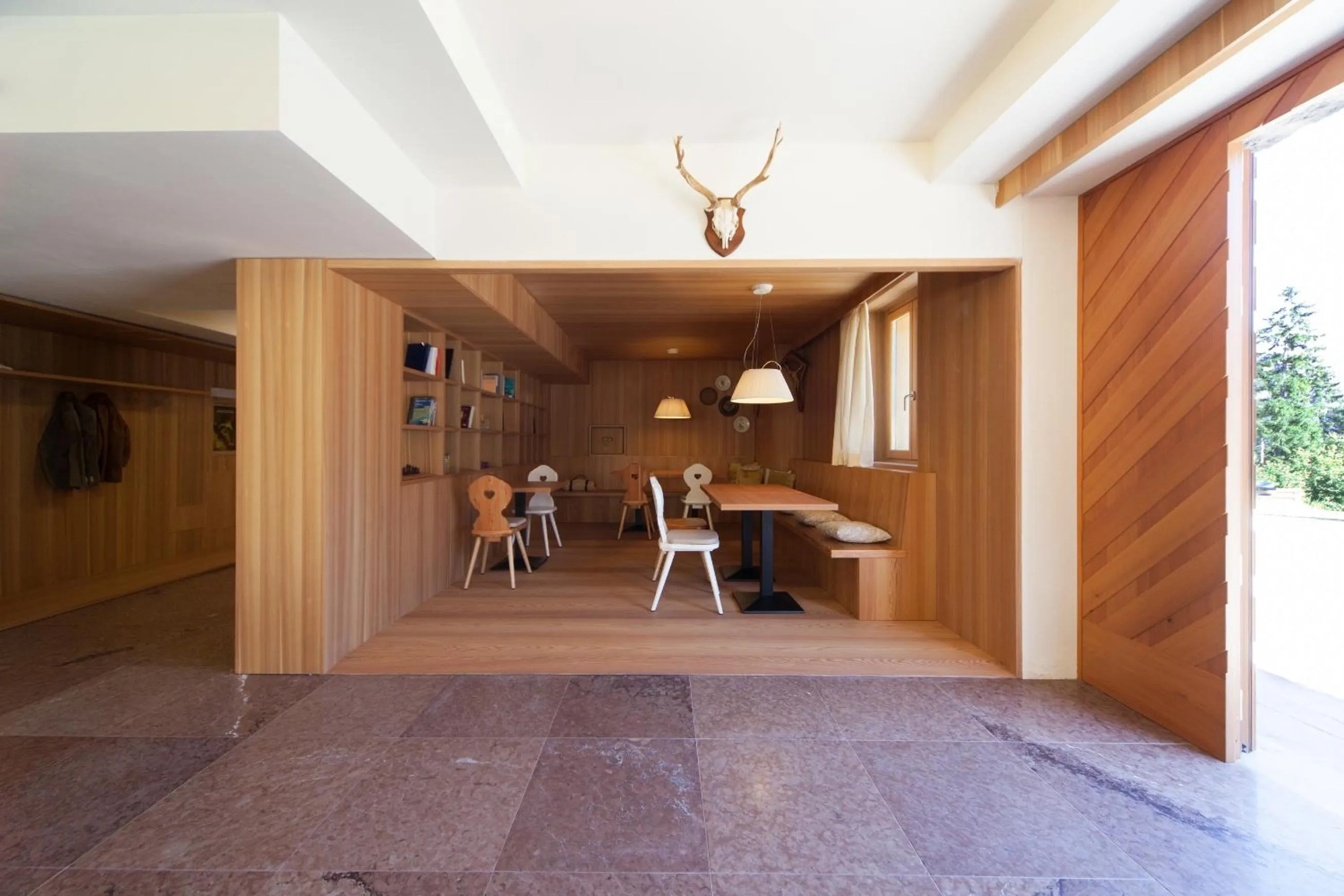 Restaurant/places to eat in Lumen