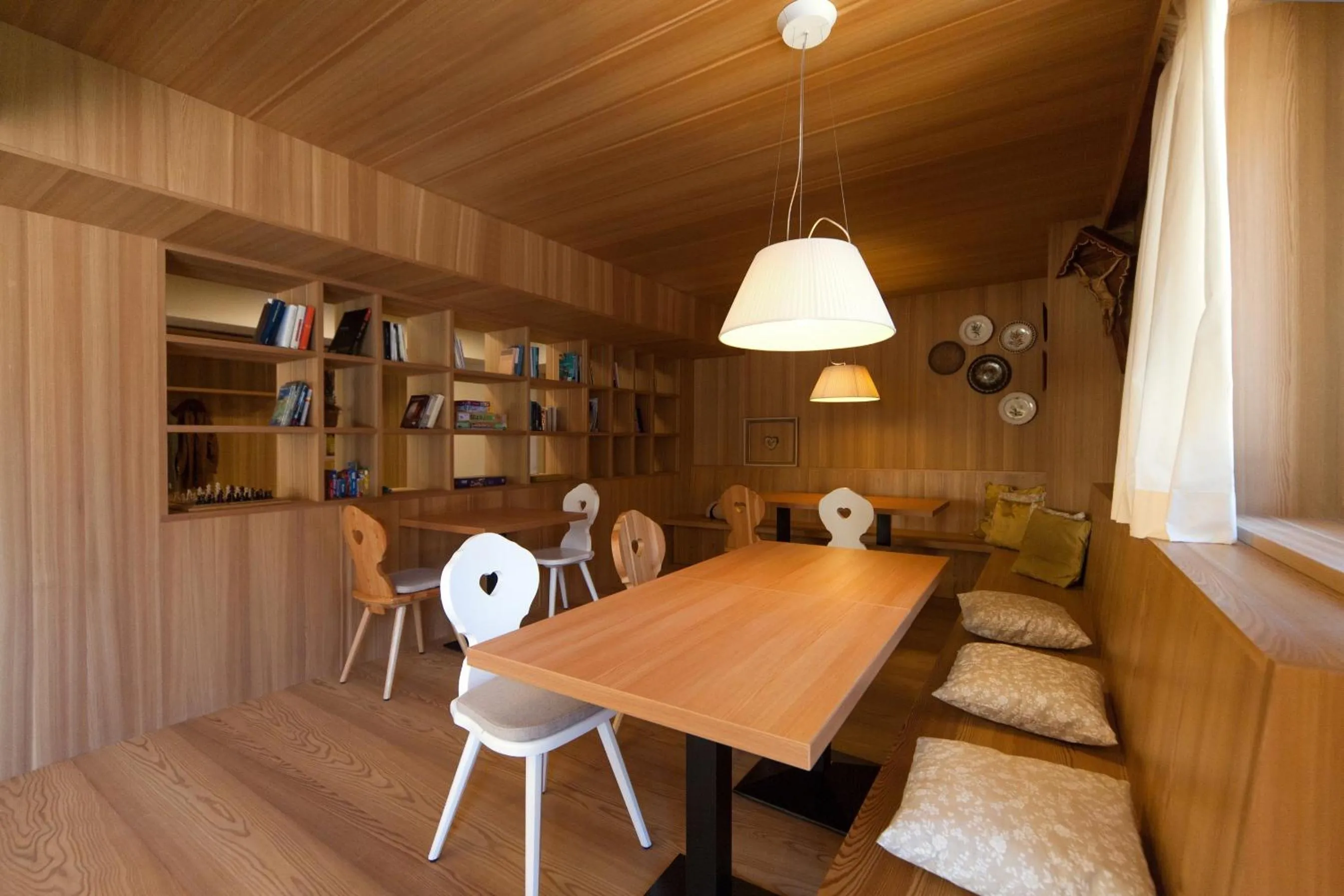 Restaurant/places to eat in Lumen