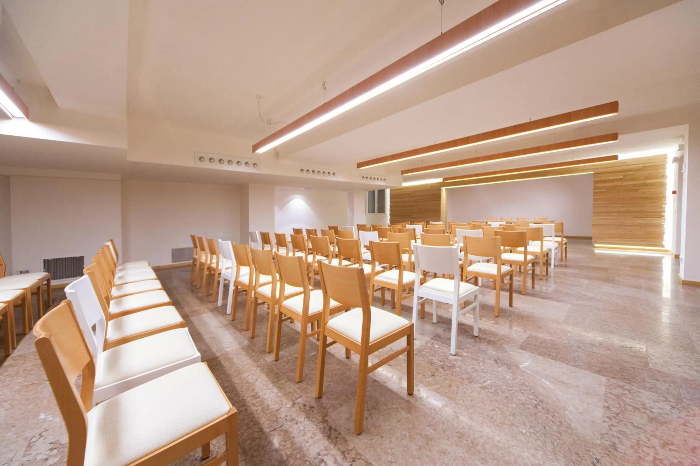 Communal lounge/ TV room in Lumen