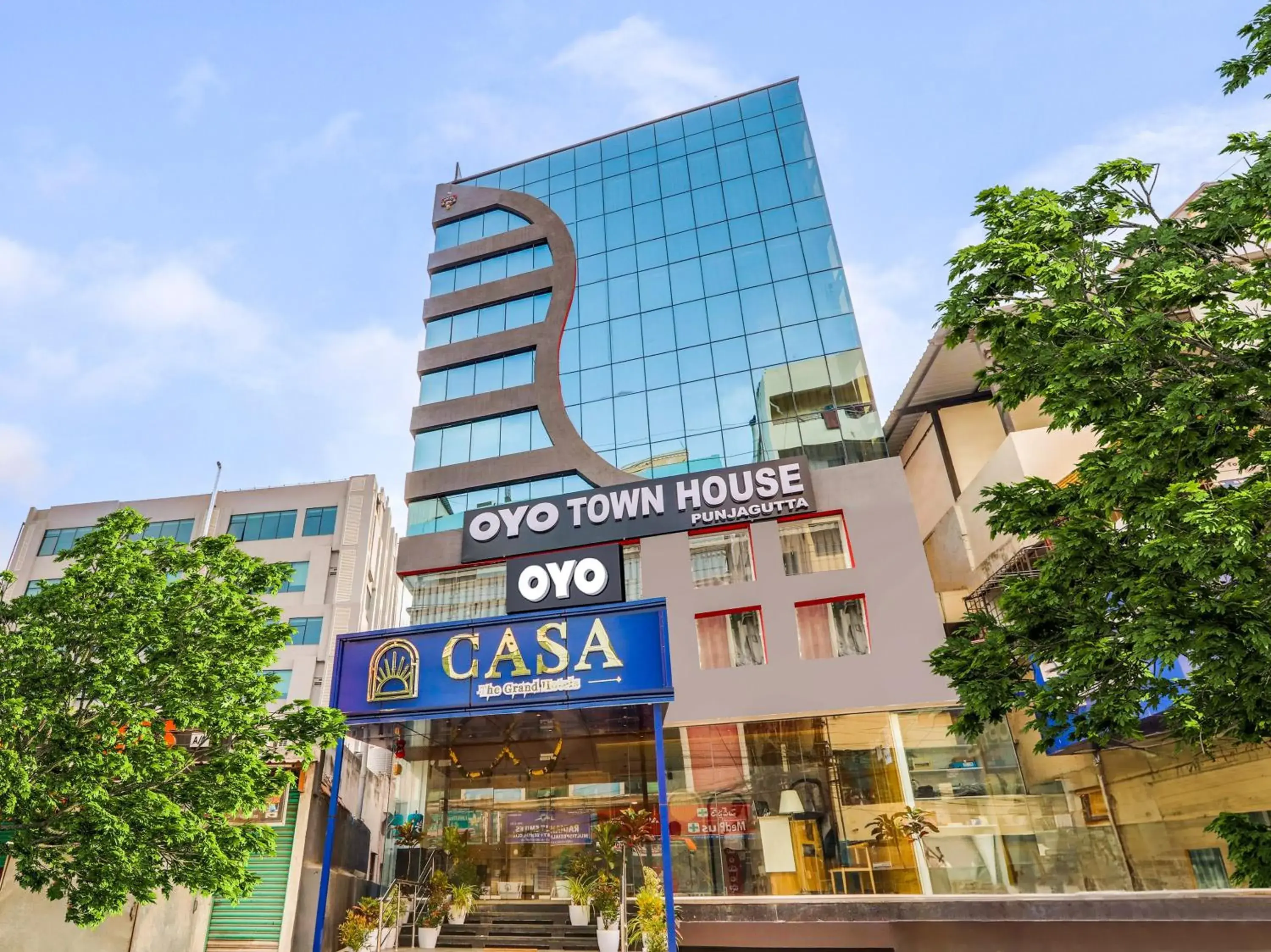 Facade/entrance in Super Townhouse CASA GRAND Facade/entrance in Super Townhouse CASA GRAND