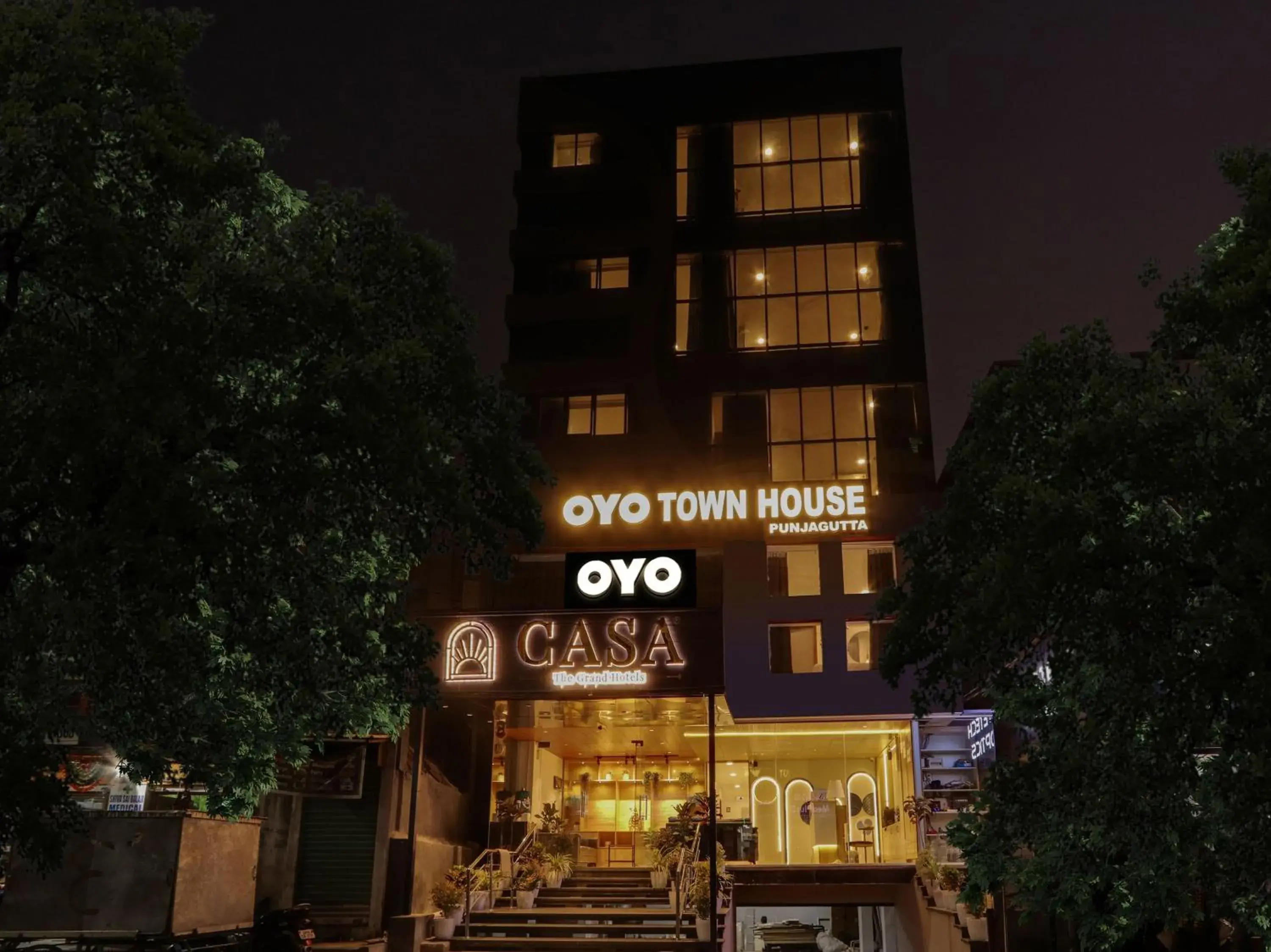 Facade/entrance in Super Townhouse CASA GRAND Facade/entrance in Super Townhouse CASA GRAND