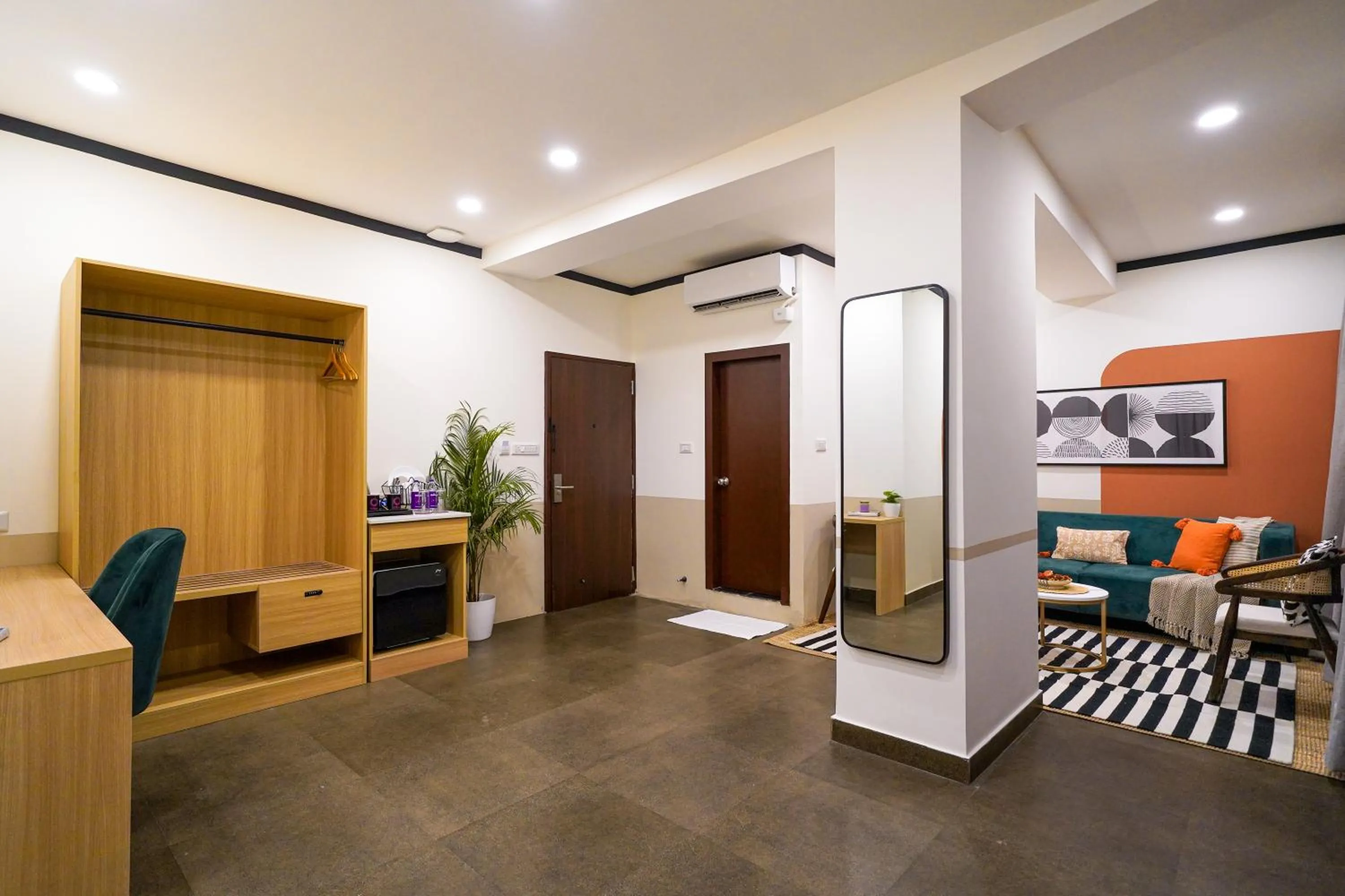 TV and multimedia in Olive Hotel Hosa Road Metro by Embassy Group