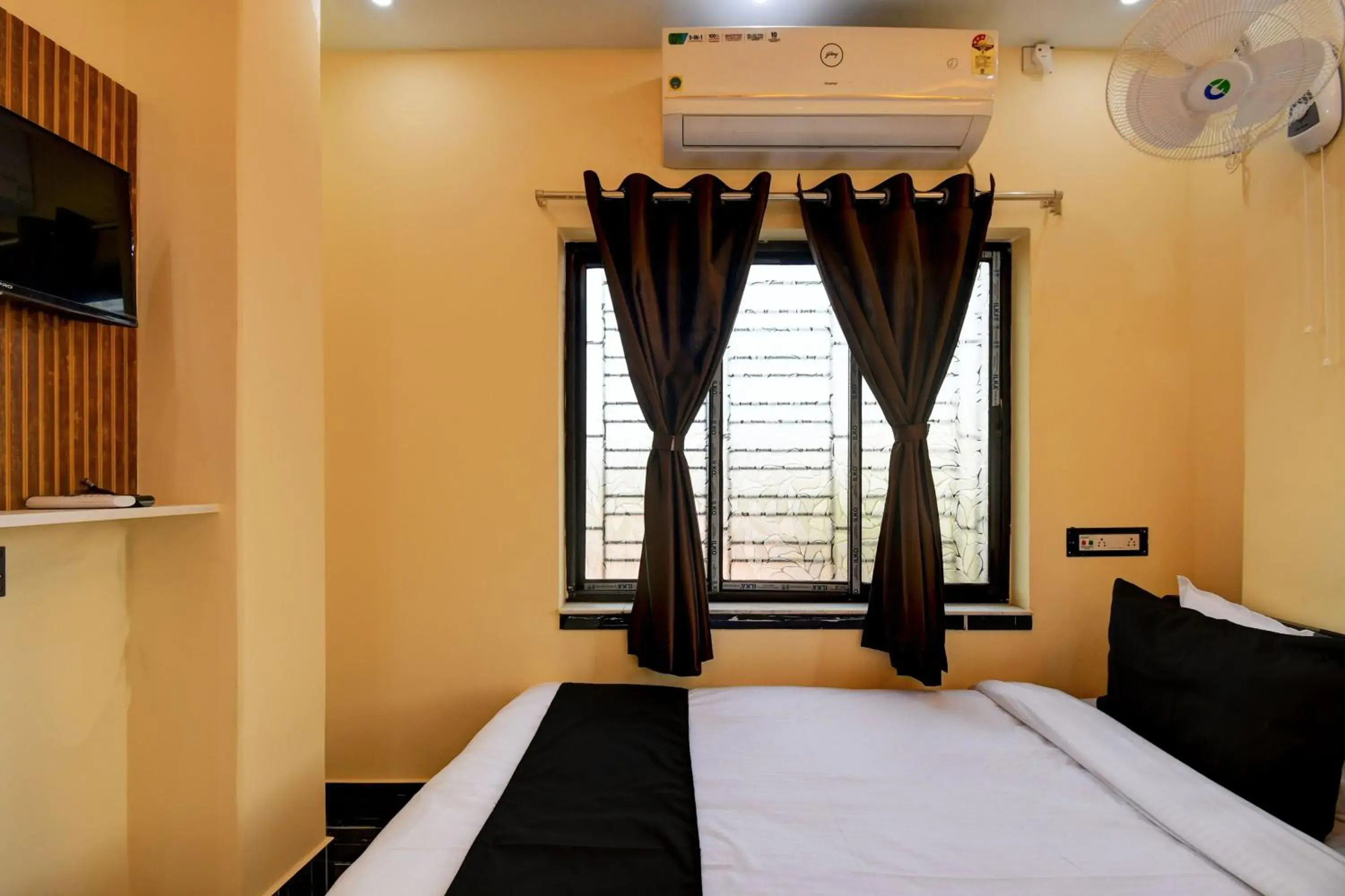 Bedroom, Bed in Hotel O Chilli Pepper Hotel and Restaurant Bedroom, Bed in Hotel O Chilli Pepper Hotel and Restaurant