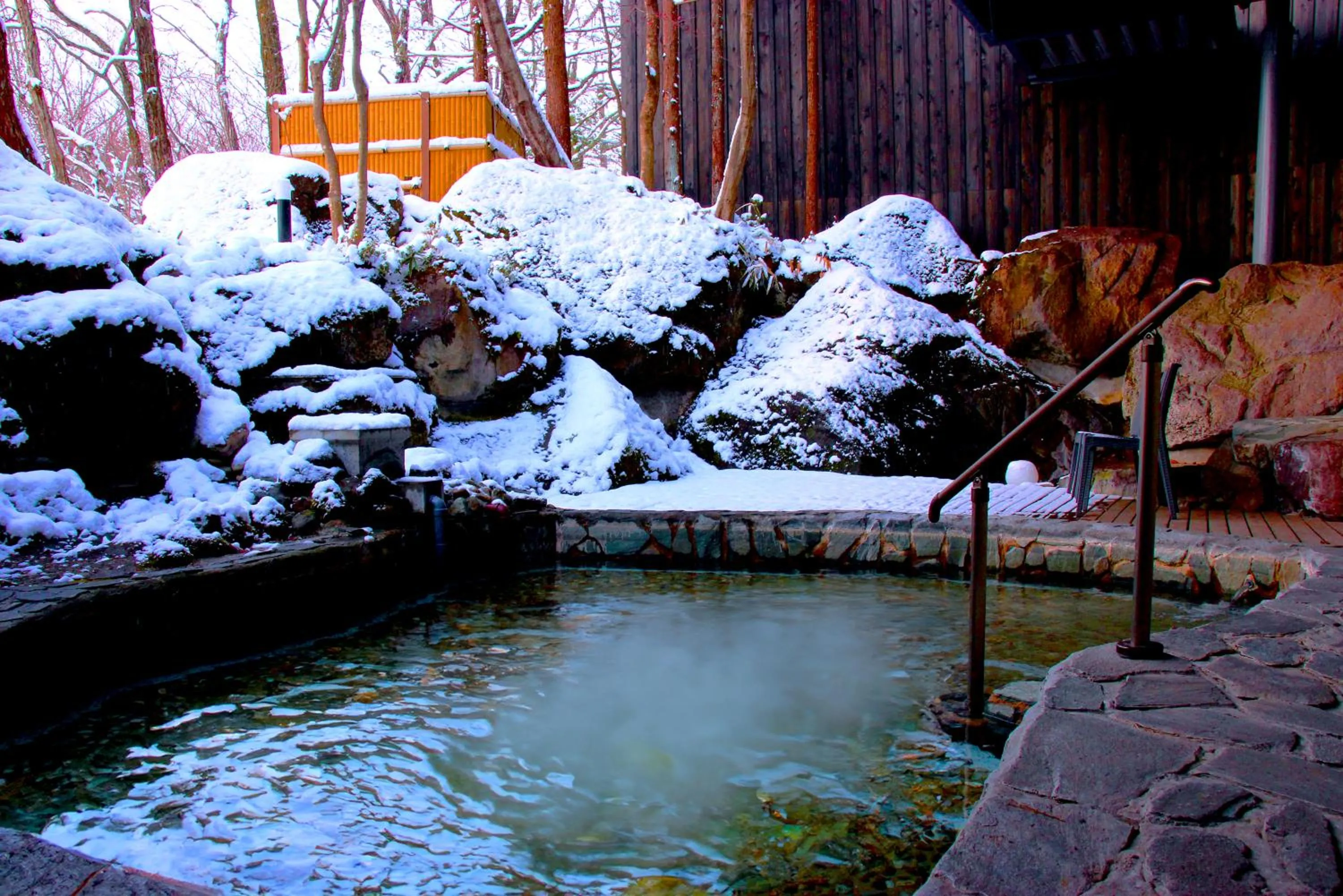 Hot Spring Bath in Resort Hotel RAKI House Nasu