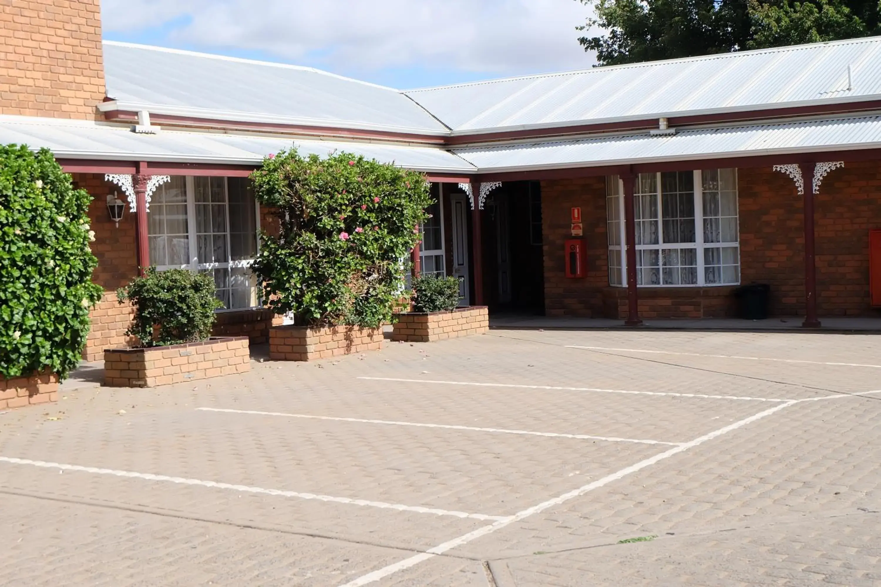 Property building in Charles sturt motor inn Property building in Charles sturt motor inn