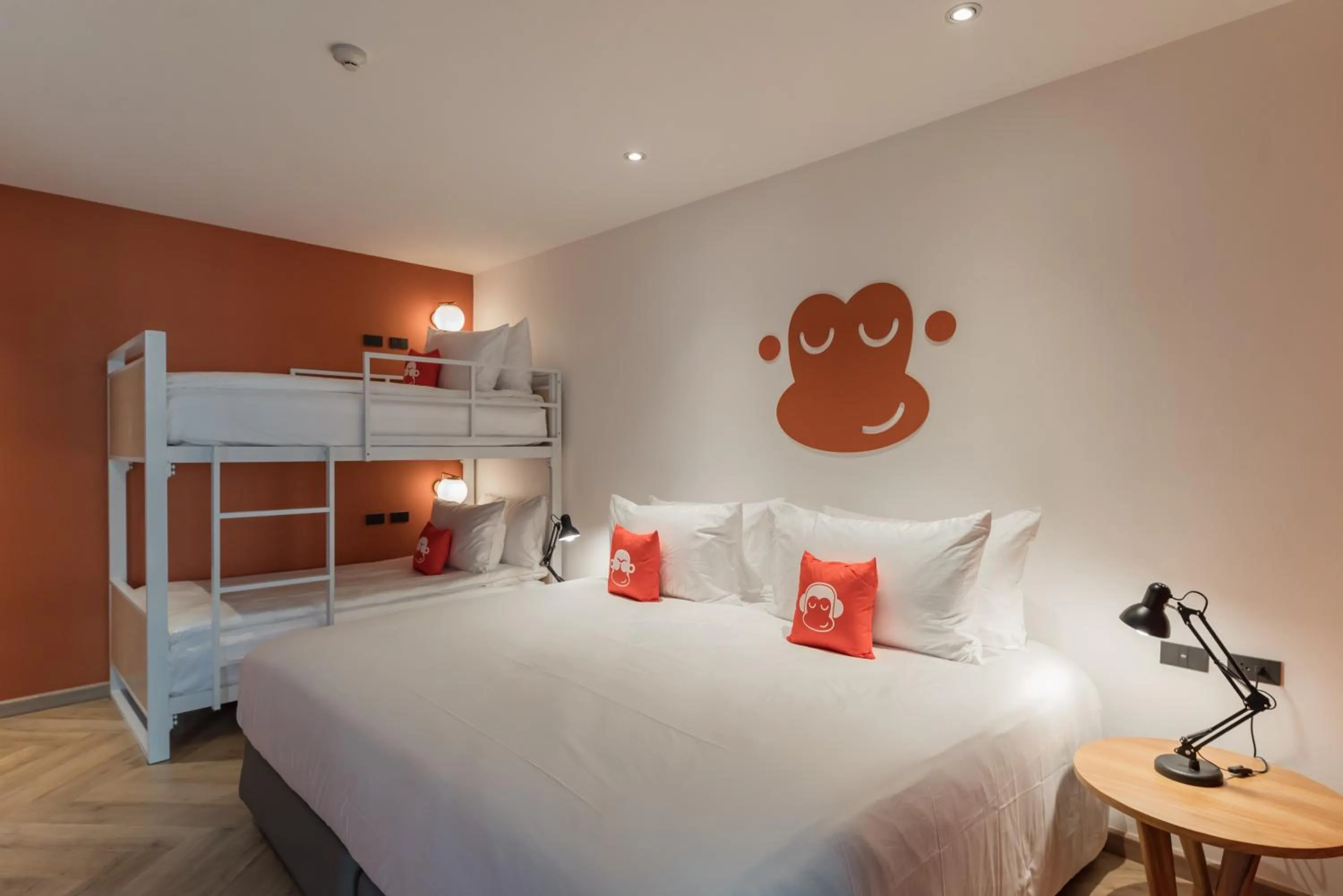 Blu Monkey Hub and Hotel Bangsaen