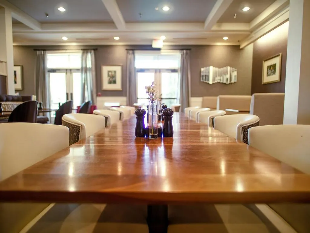 Restaurant/places to eat in The Inn At The Crossroads