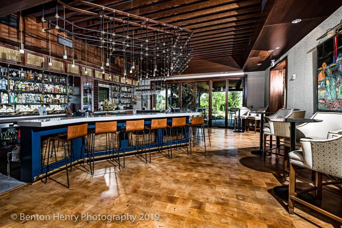 Restaurant/places to eat in The Inn At The Crossroads