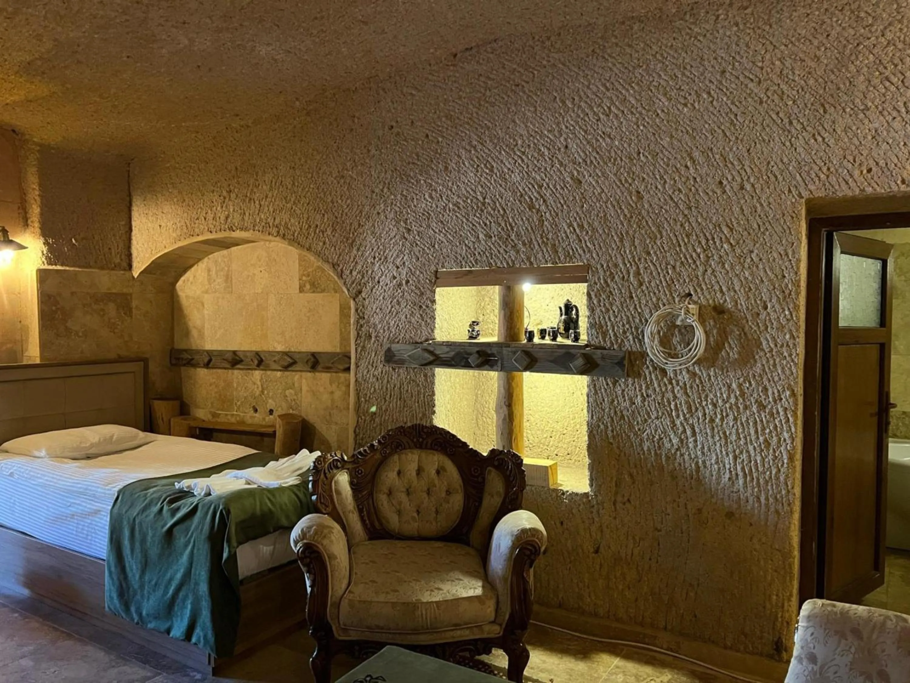 Bed in Yeşilöz inn Cave otel