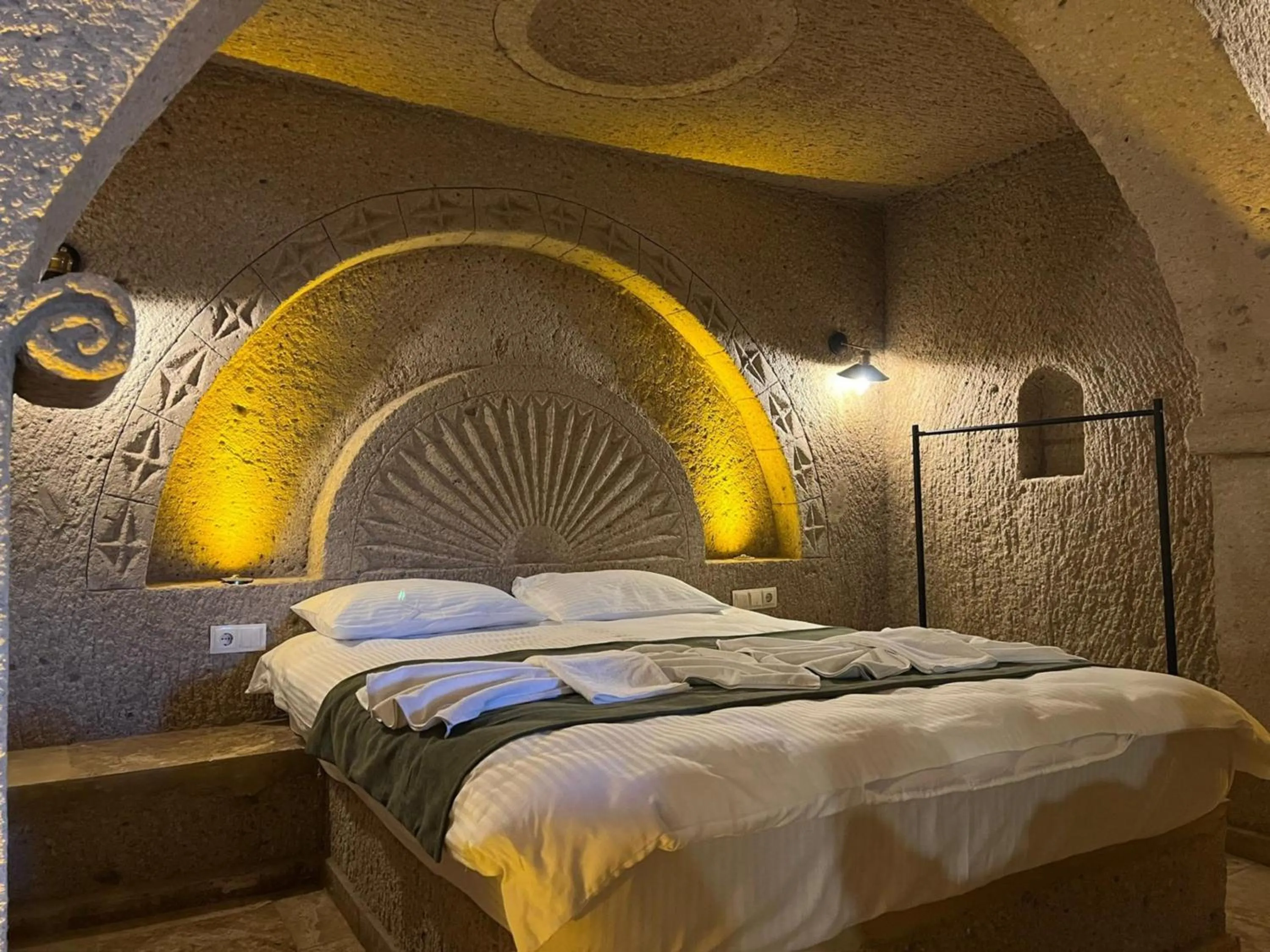 Bed in Yeşilöz inn Cave otel