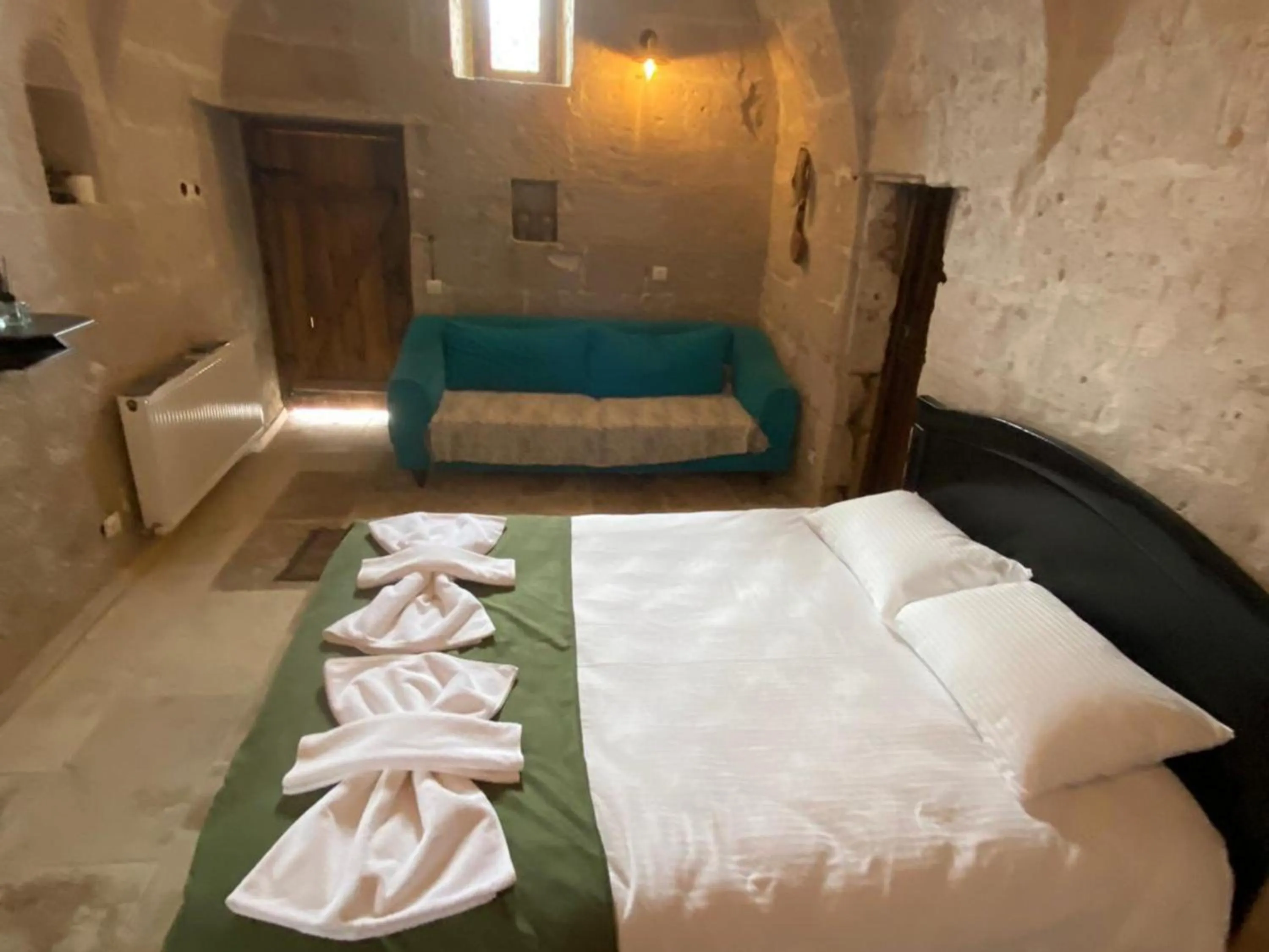 Bed in Yeşilöz inn Cave otel
