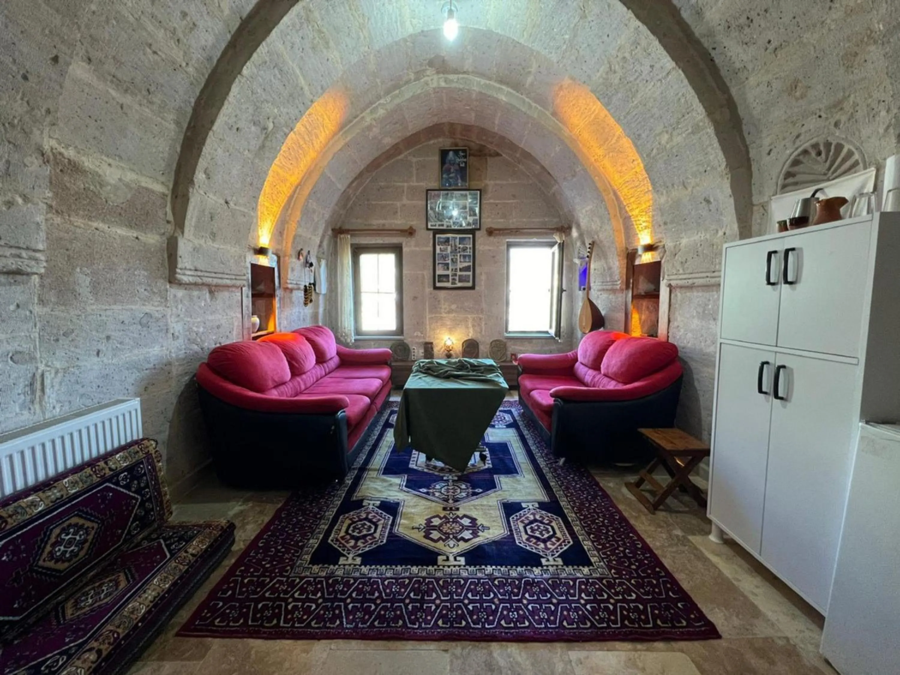 Seating area in Yeşilöz inn Cave otel