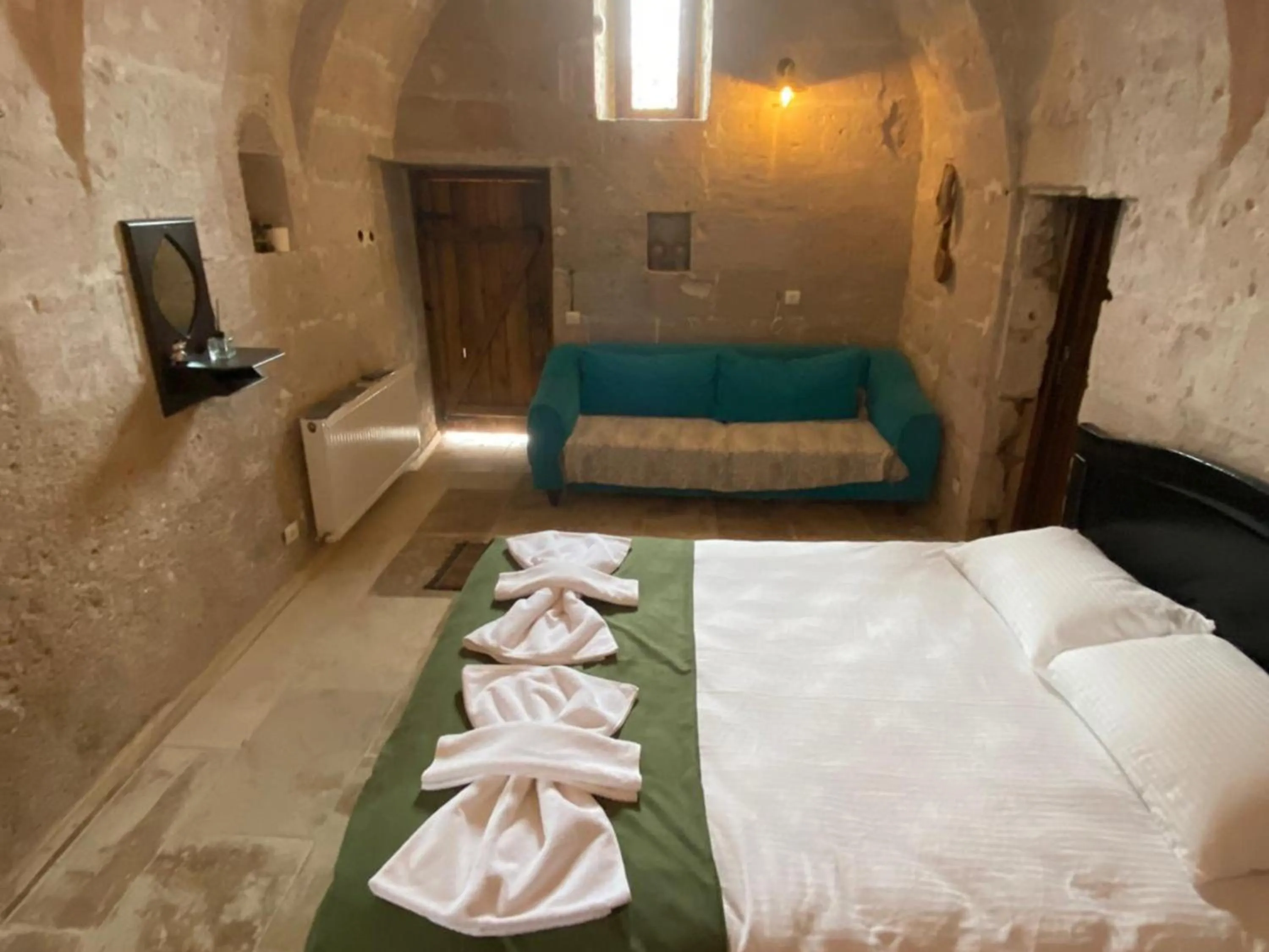 Bed in Yeşilöz inn Cave otel