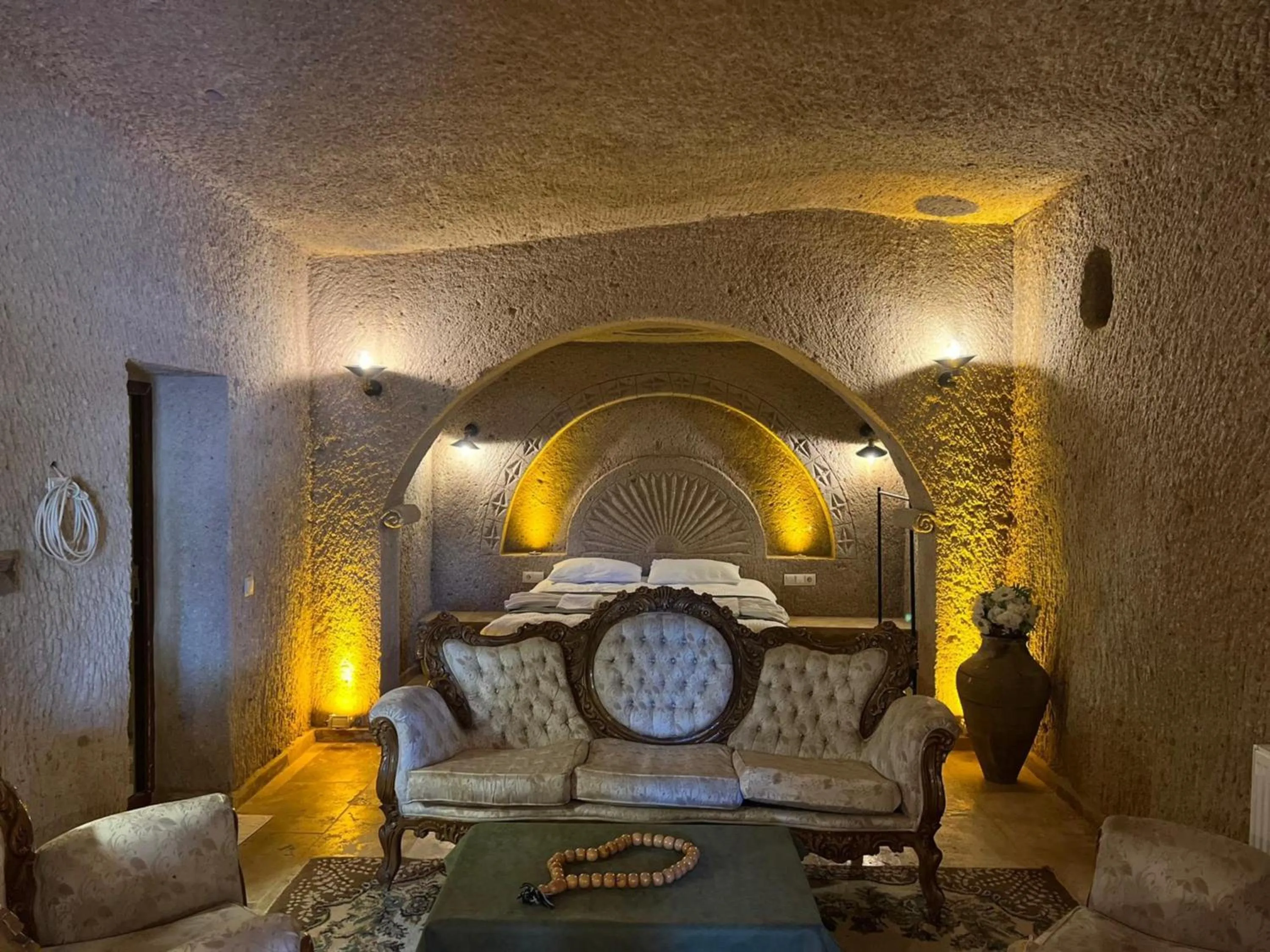 Seating area in Yeşilöz inn Cave otel