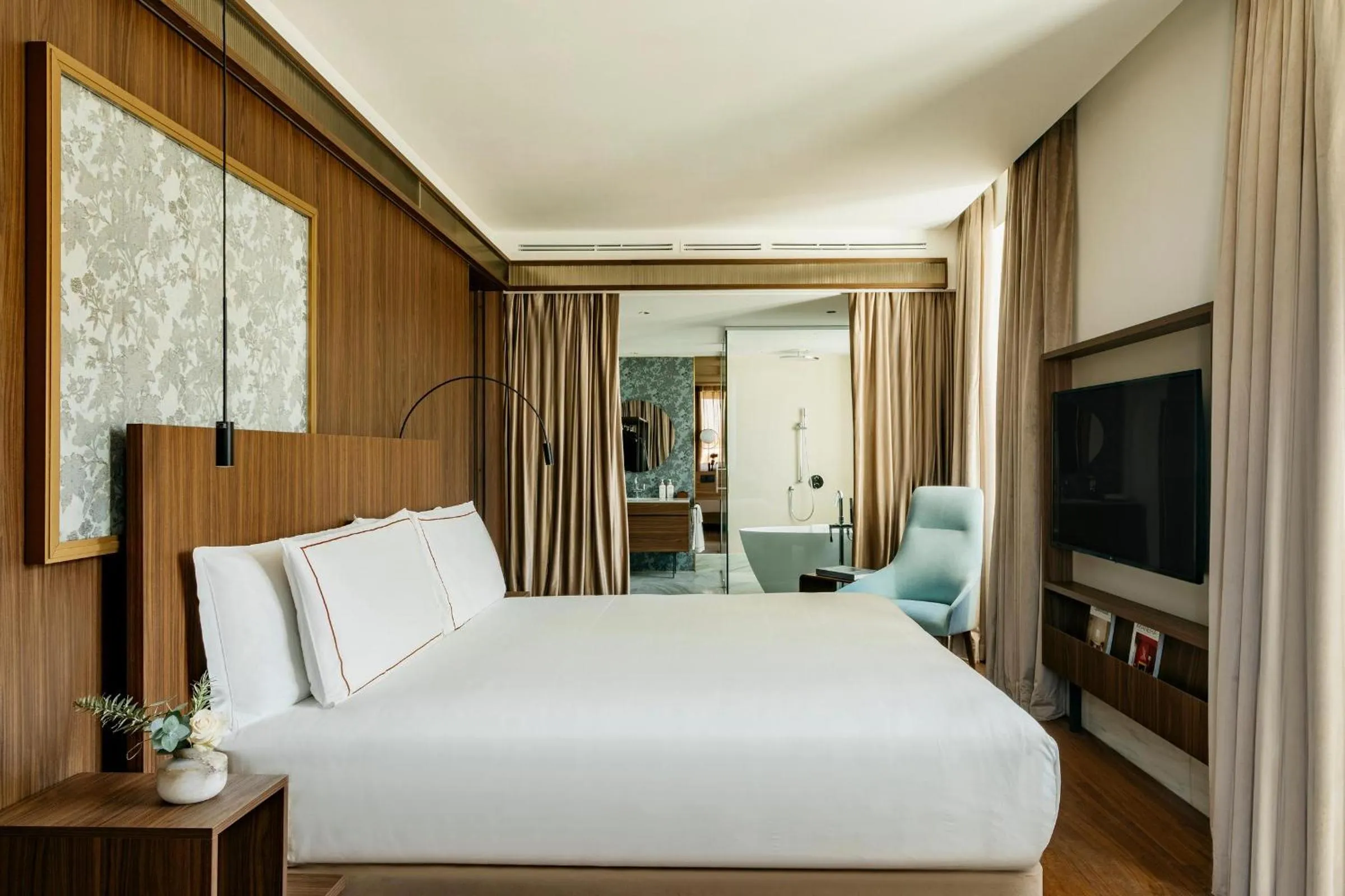 Communal lounge/ TV room, Bed in Palazzo Cordusio Gran Melia - The Leading Hotels of the World