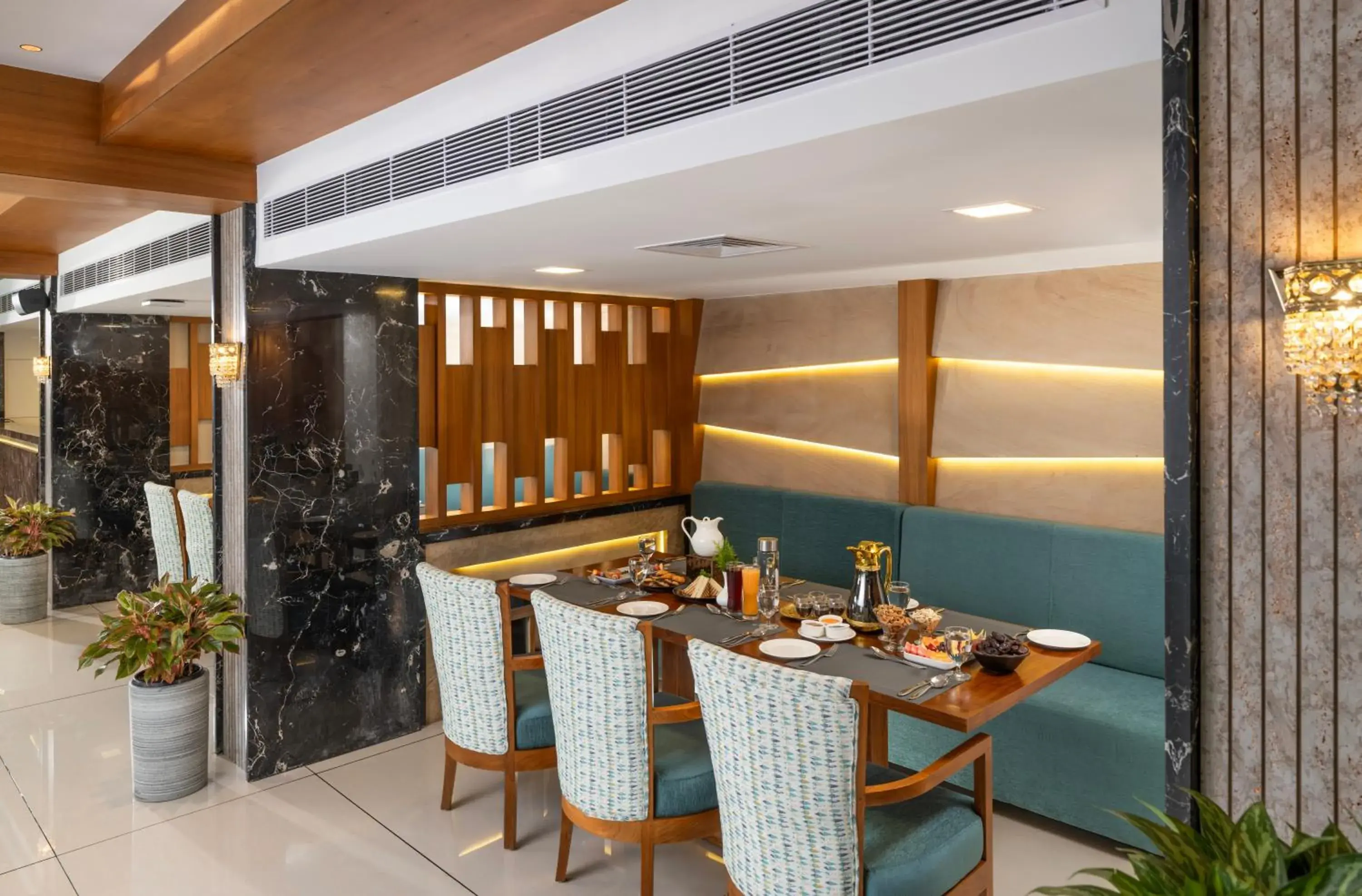 Restaurant/places to eat in The Grand Cliff Resort Munnar Restaurant/places to eat in The Grand Cliff Resort Munnar