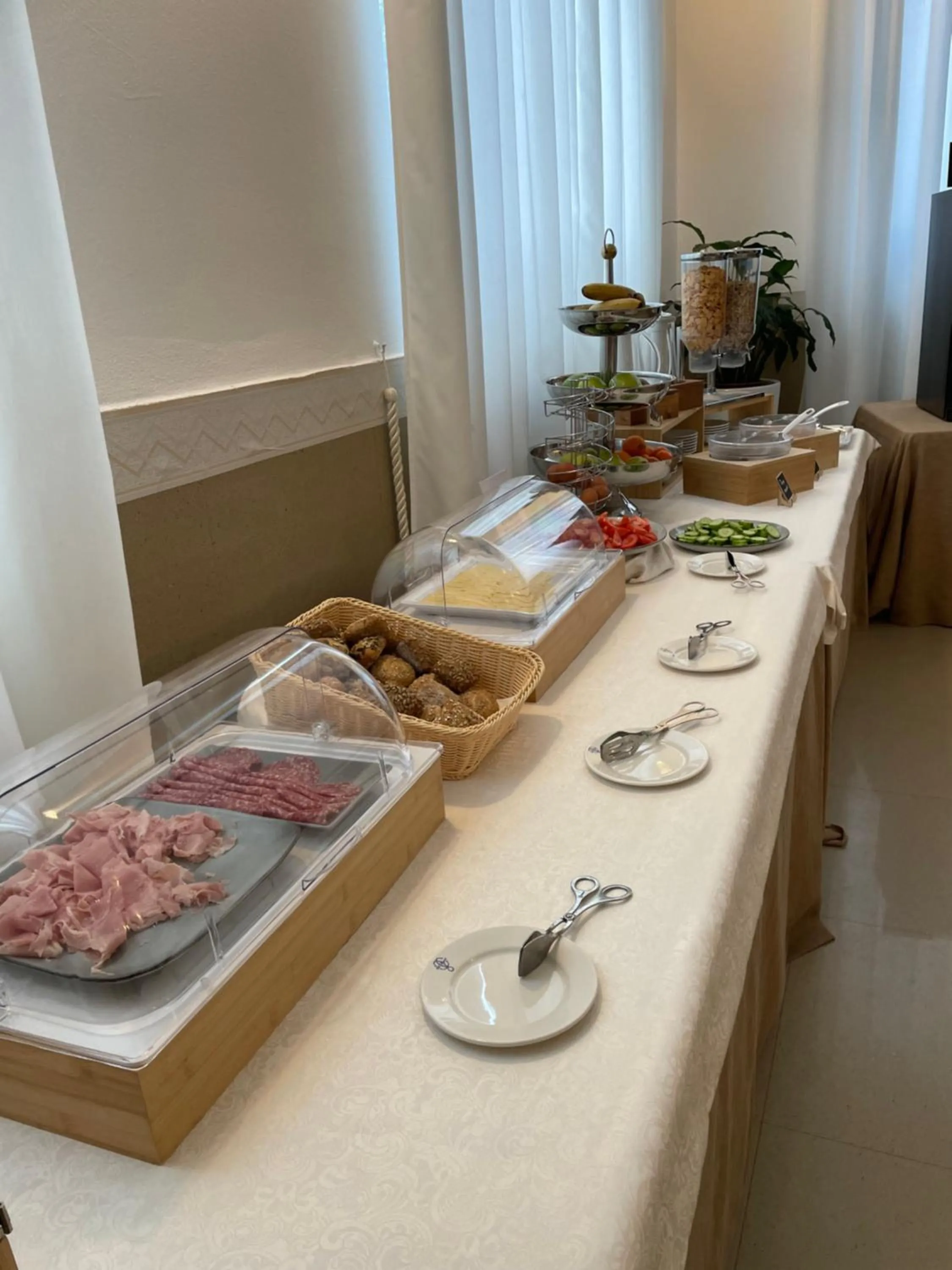 Breakfast in Villa Cagnola