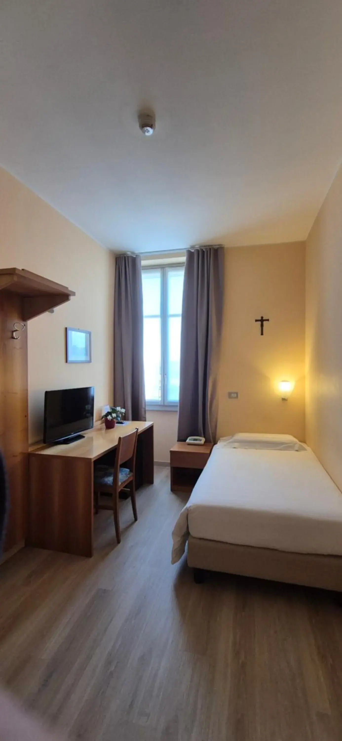 Single Room in Villa Cagnola Single Room in Villa Cagnola