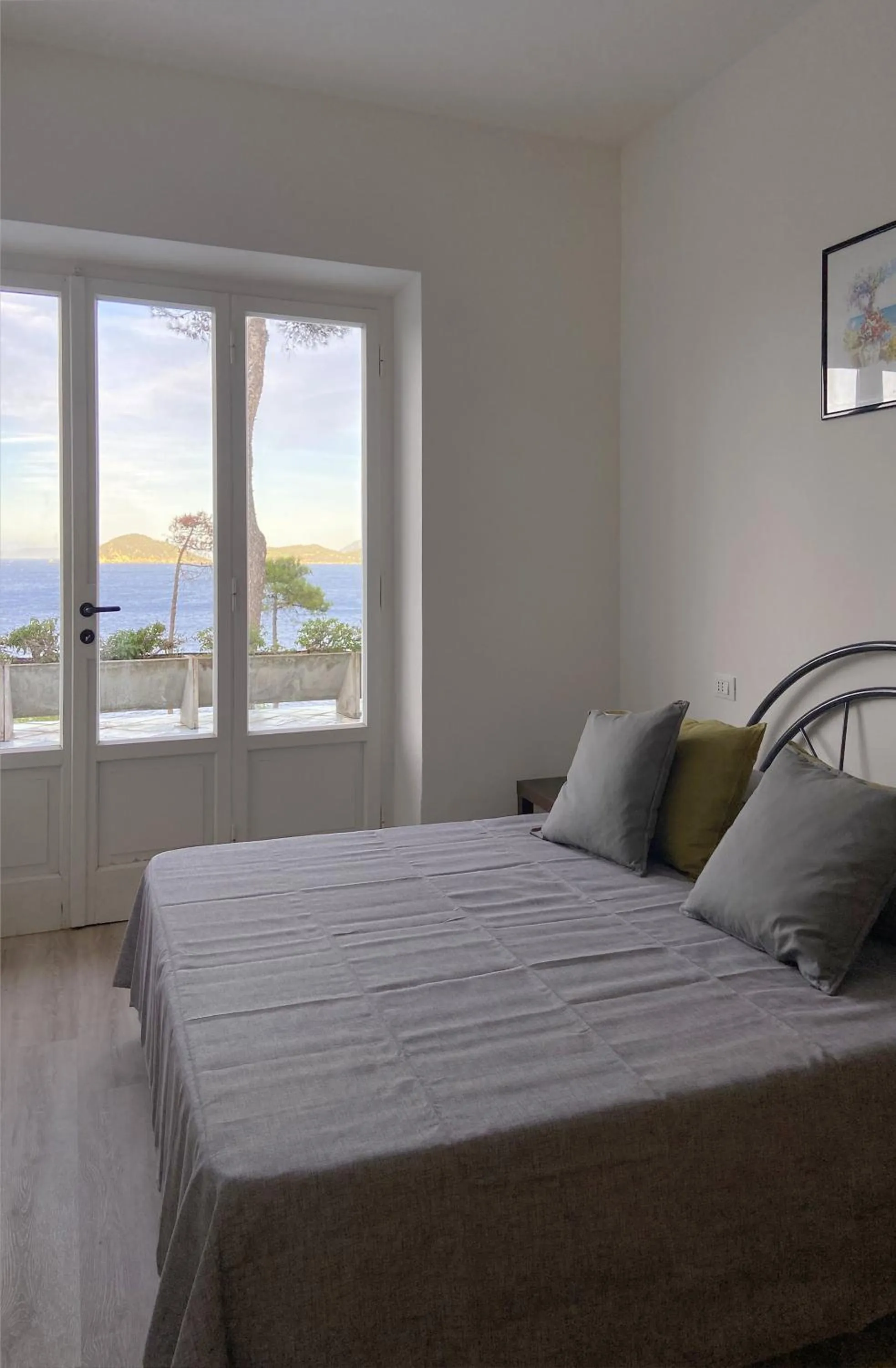 Bed in Residence Intur