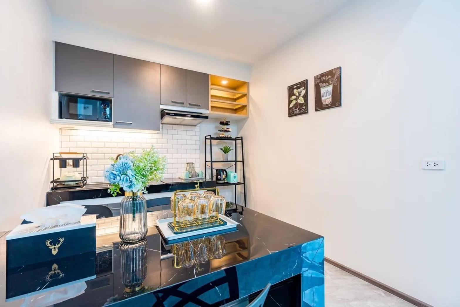 Kitchen or kitchenette in 58/20 Pool Villa