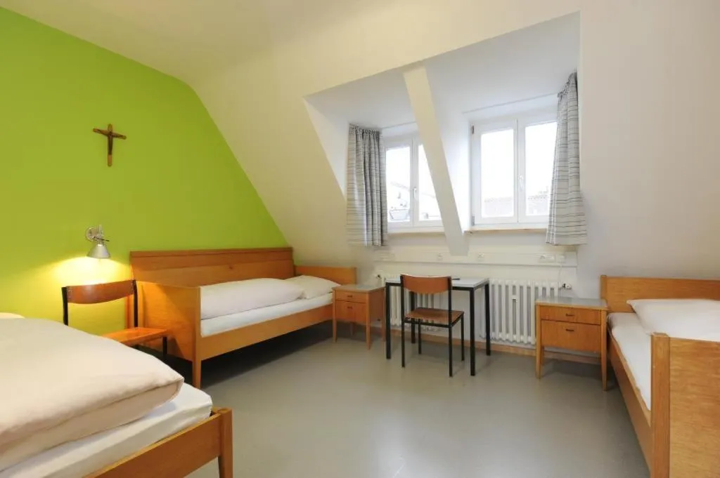 Quadruple Room with Shared Bathroom in Bildungs- & Tagungshäuser Vierzehnheiligen