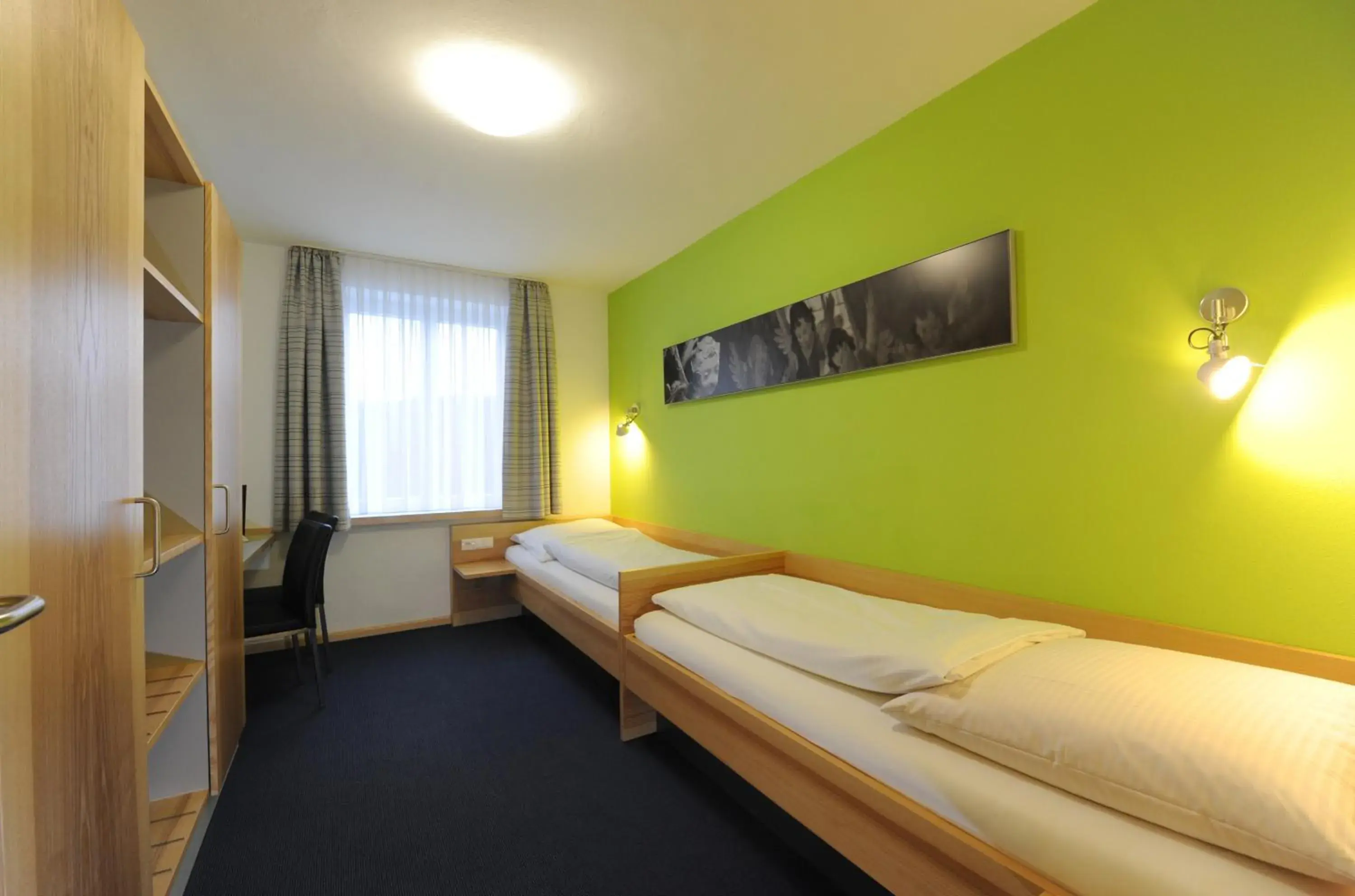 Twin Room with Shared Bathroom - single occupancy in Bildungs- & Tagungshäuser Vierzehnheiligen Twin Room with Shared Bathroom - single occupancy in Bildungs- & Tagungshäuser Vierzehnheiligen