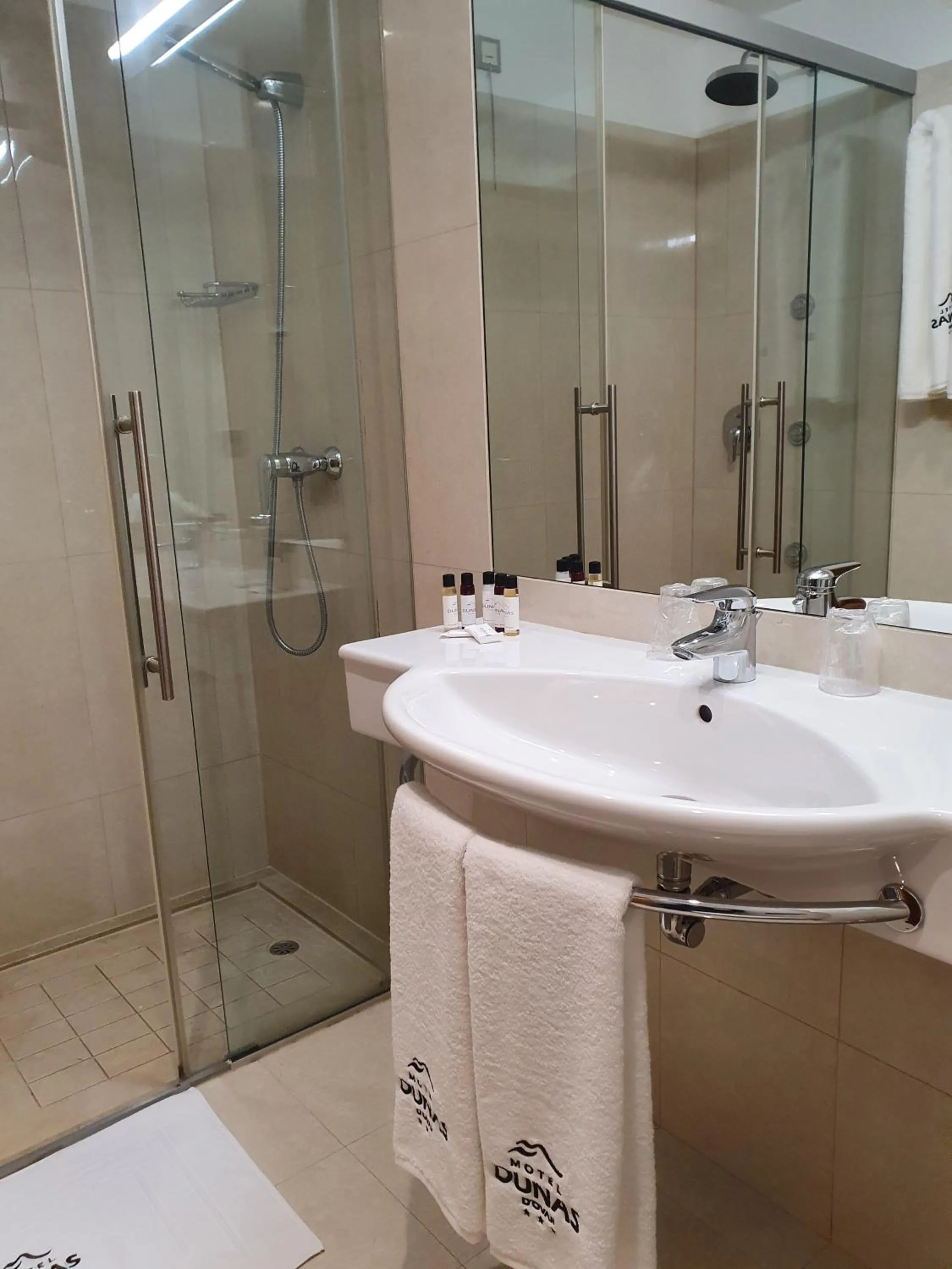 Shower in Hotel Dunas d'Ovar