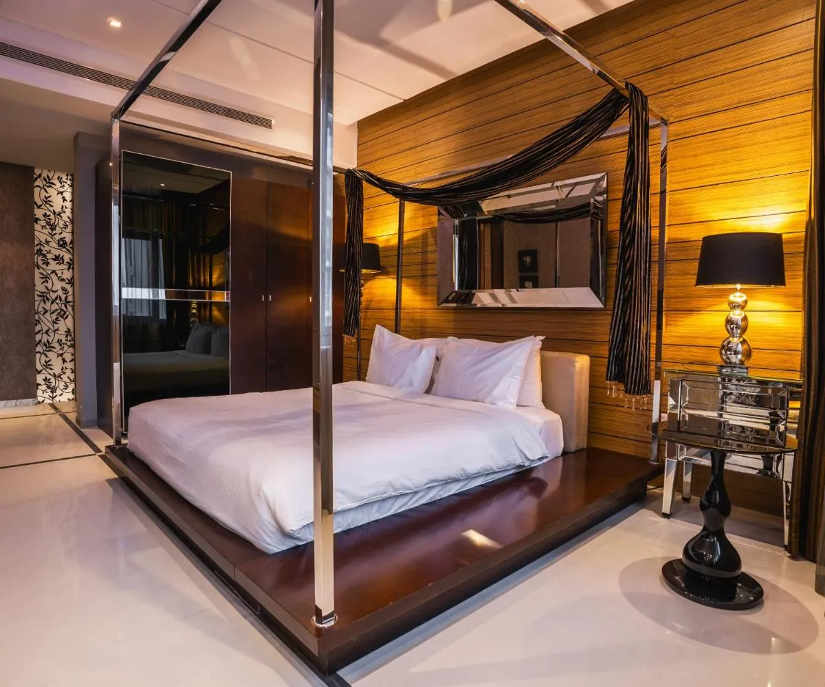 Deluxe Room in Sway Suites