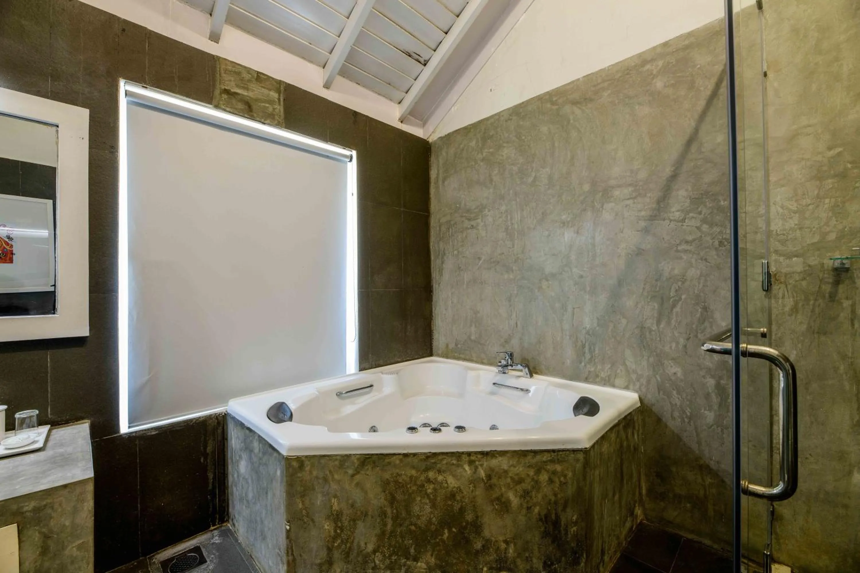 Bath in Bedrock Beach Villas