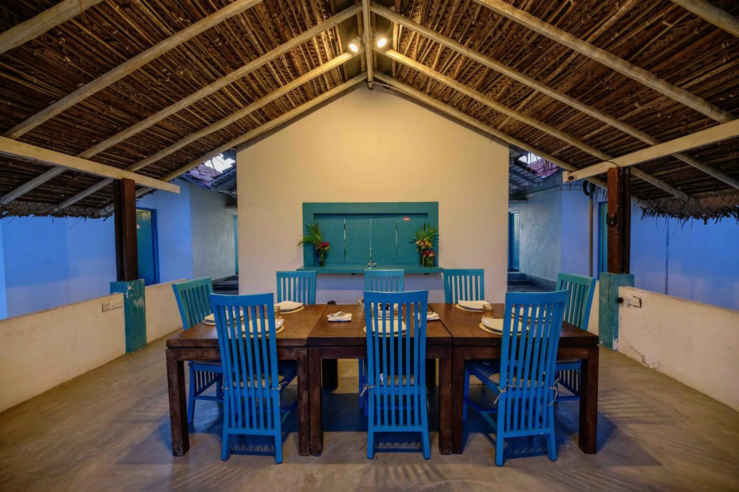 Restaurant/places to eat in Bedrock Beach Villas